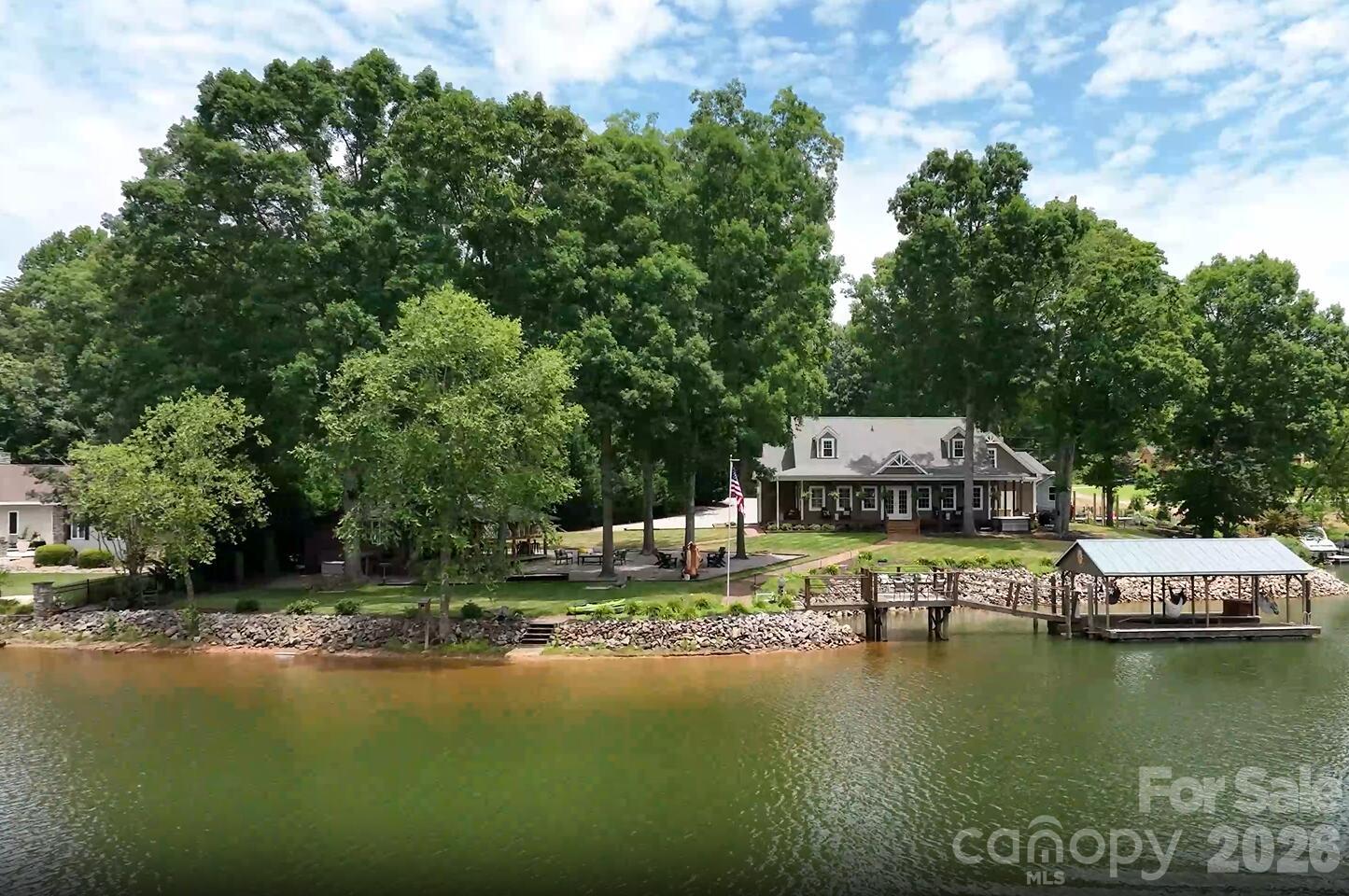 Single Family Residence at 114 Kilkee Lane, Mooresville, photo 3 of 36