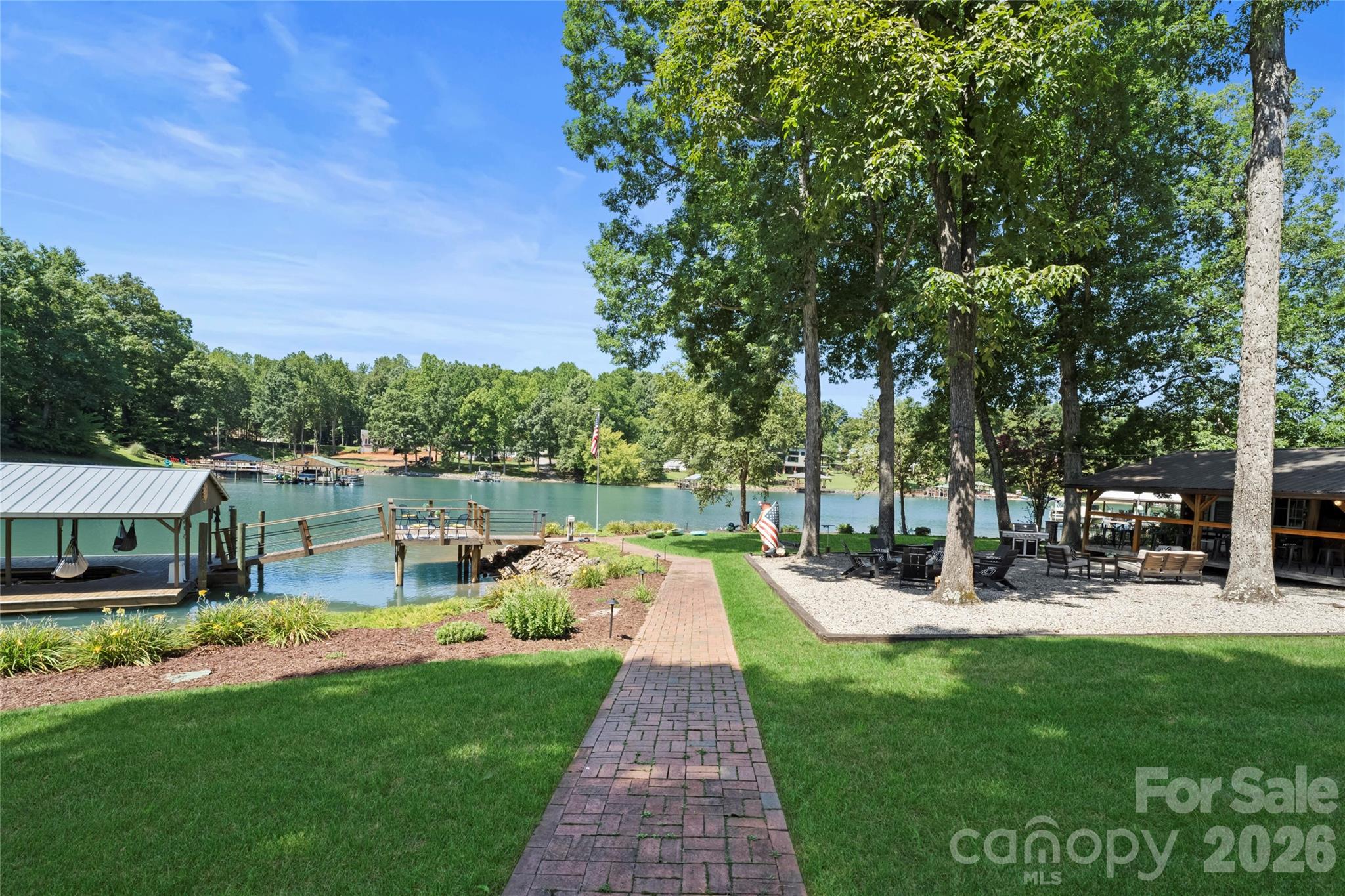 Single Family Residence at 114 Kilkee Lane, Mooresville, photo 11 of 36