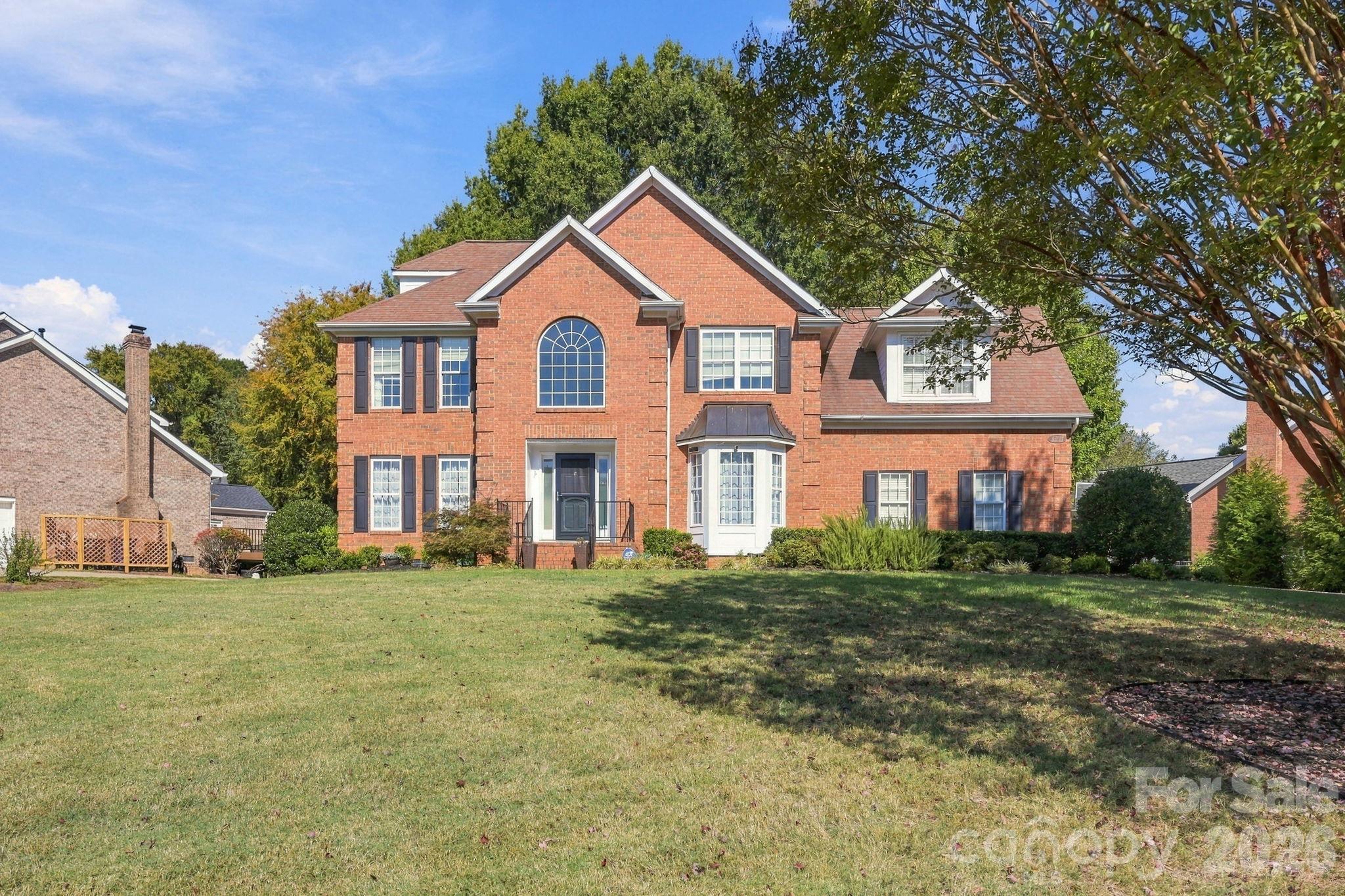 Single Family Residence at 15737 Agincourt Drive, Huntersville, photo 2 of 48