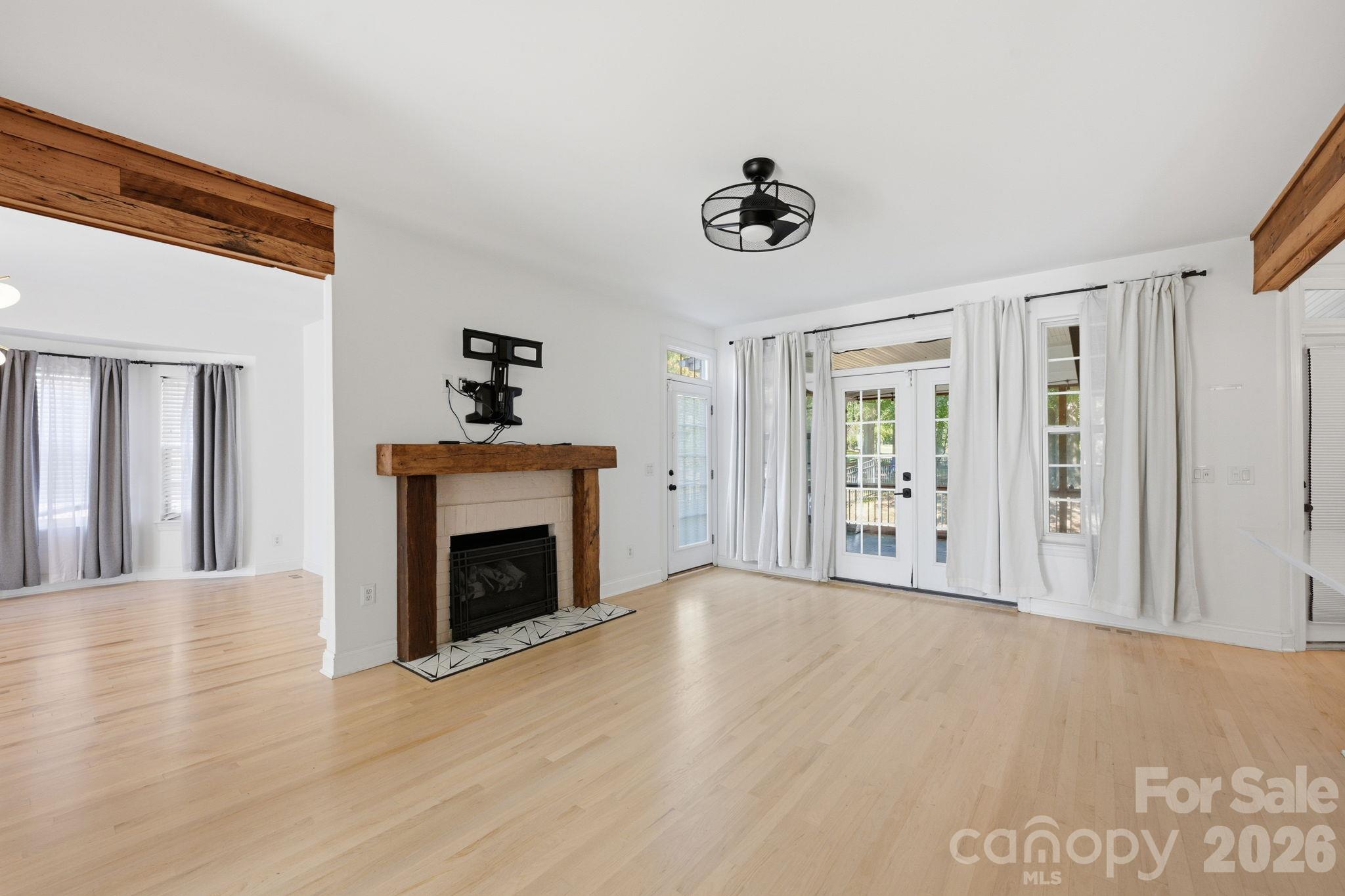 Single Family Residence at 15737 Agincourt Drive, Huntersville, photo 15 of 48