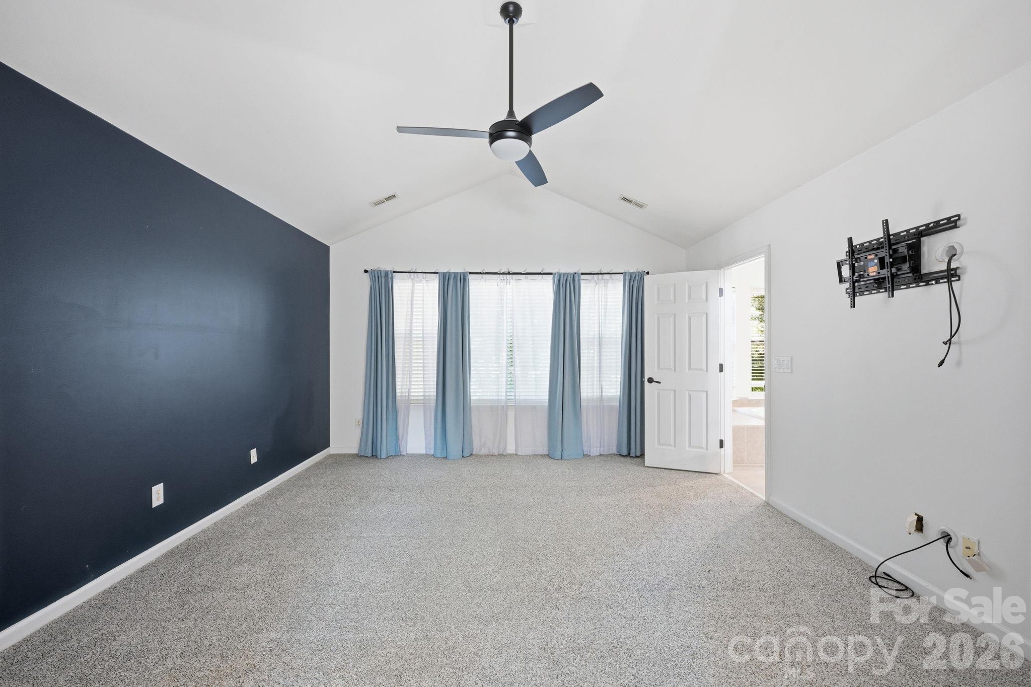 Single Family Residence at 15737 Agincourt Drive, Huntersville, photo 27 of 48