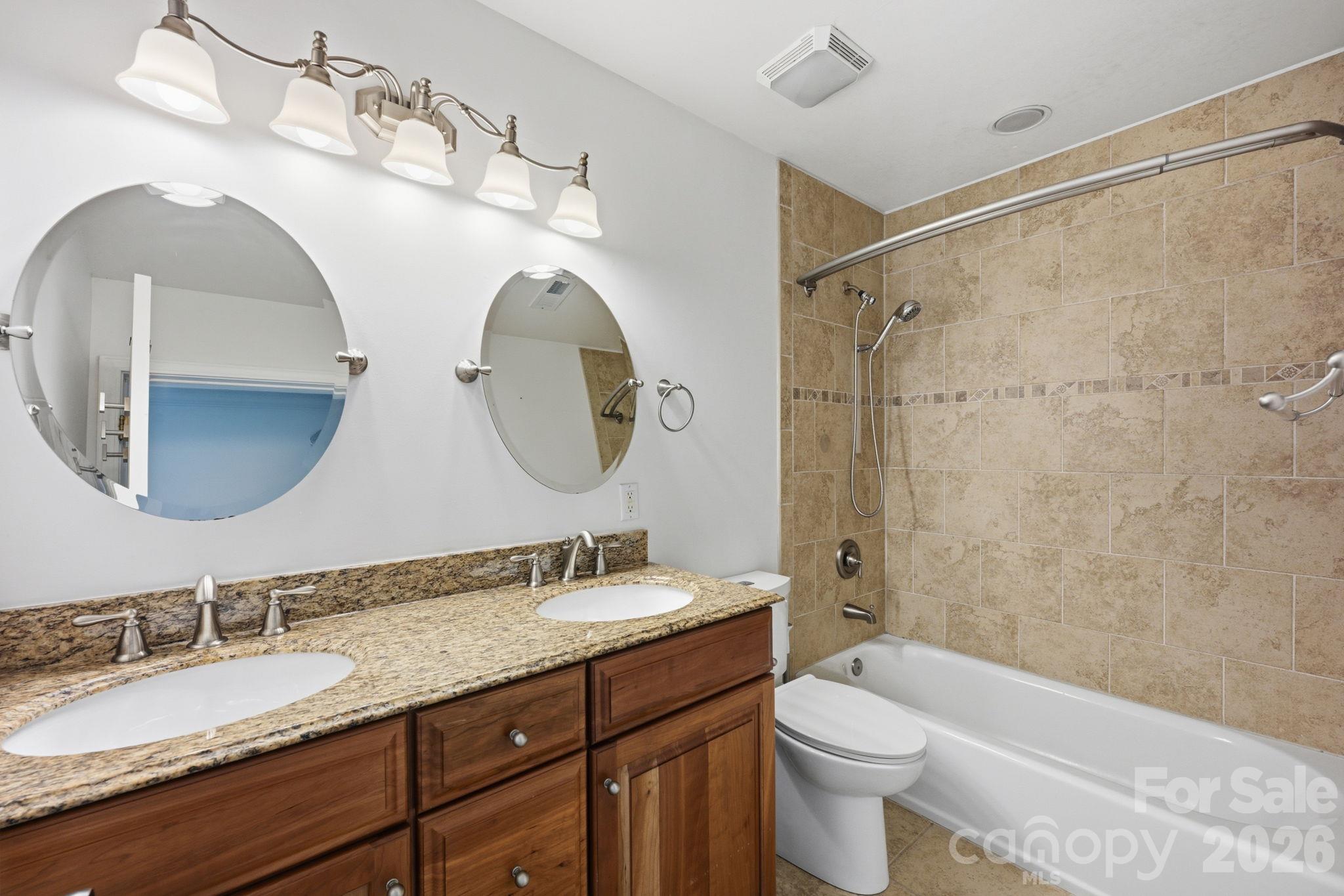 Single Family Residence at 15737 Agincourt Drive, Huntersville, photo 35 of 48
