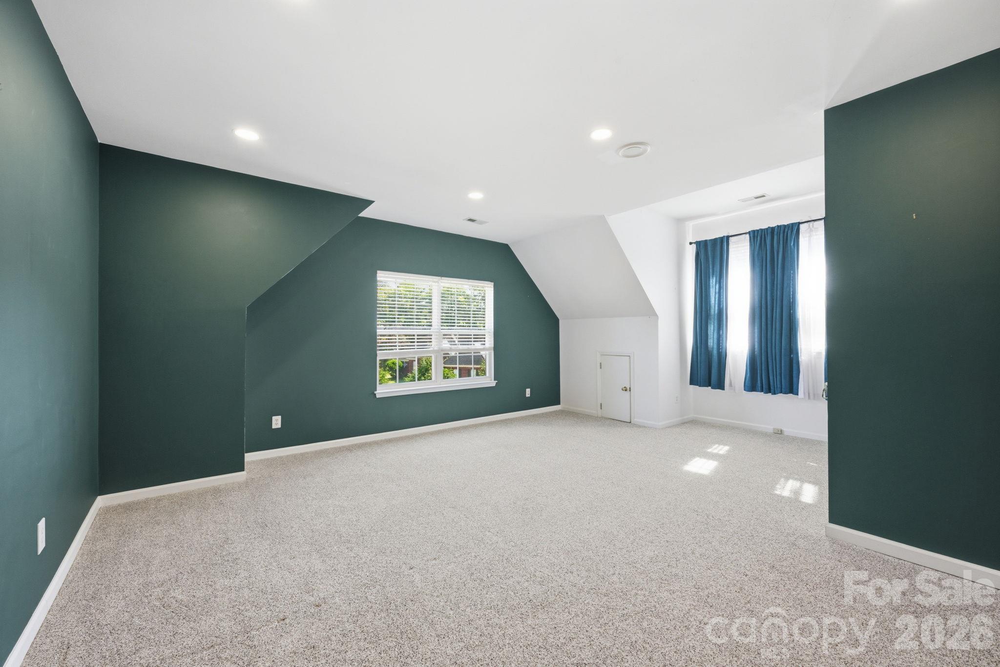 Single Family Residence at 15737 Agincourt Drive, Huntersville, photo 36 of 48