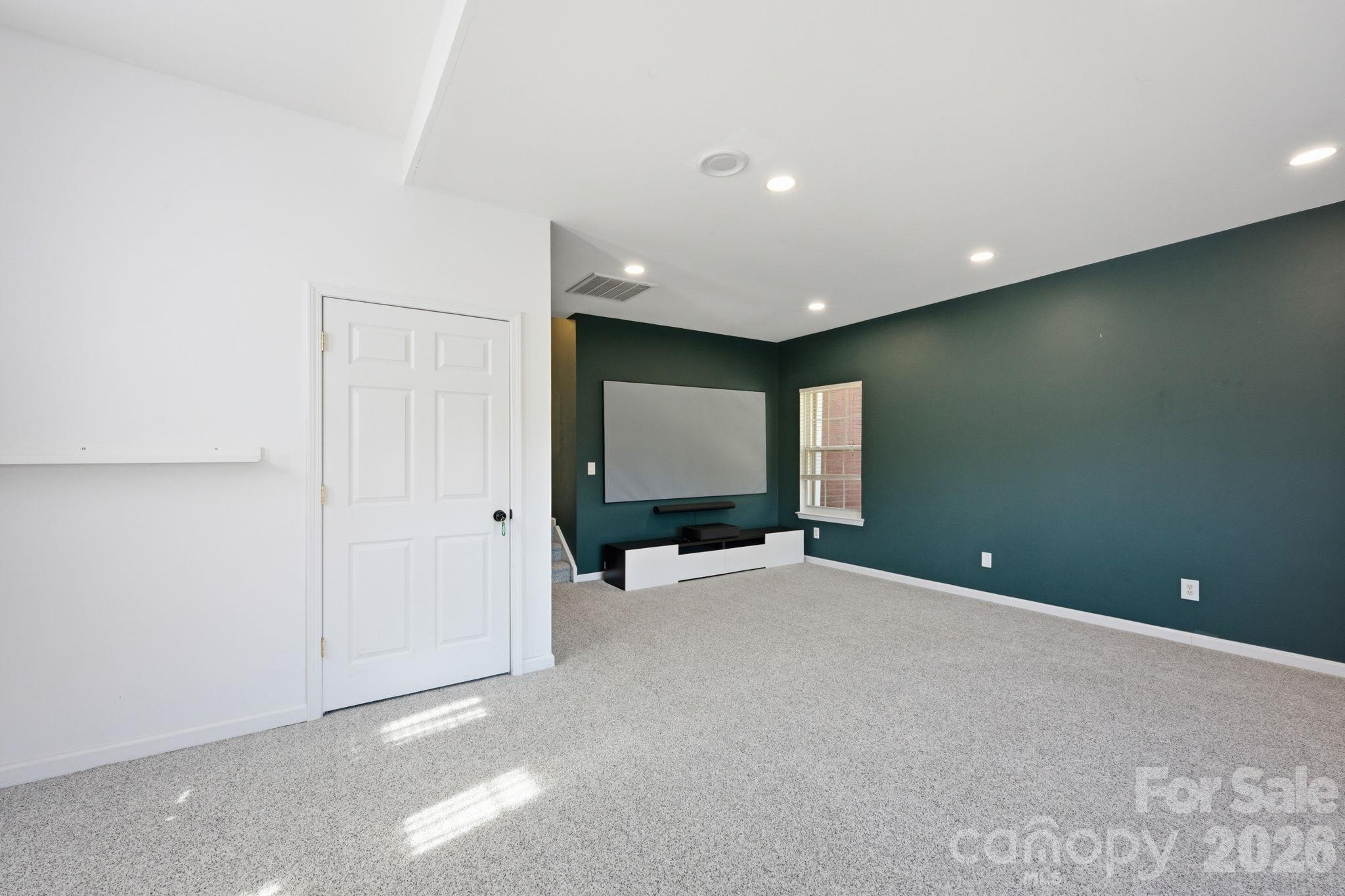 Single Family Residence at 15737 Agincourt Drive, Huntersville, photo 37 of 48