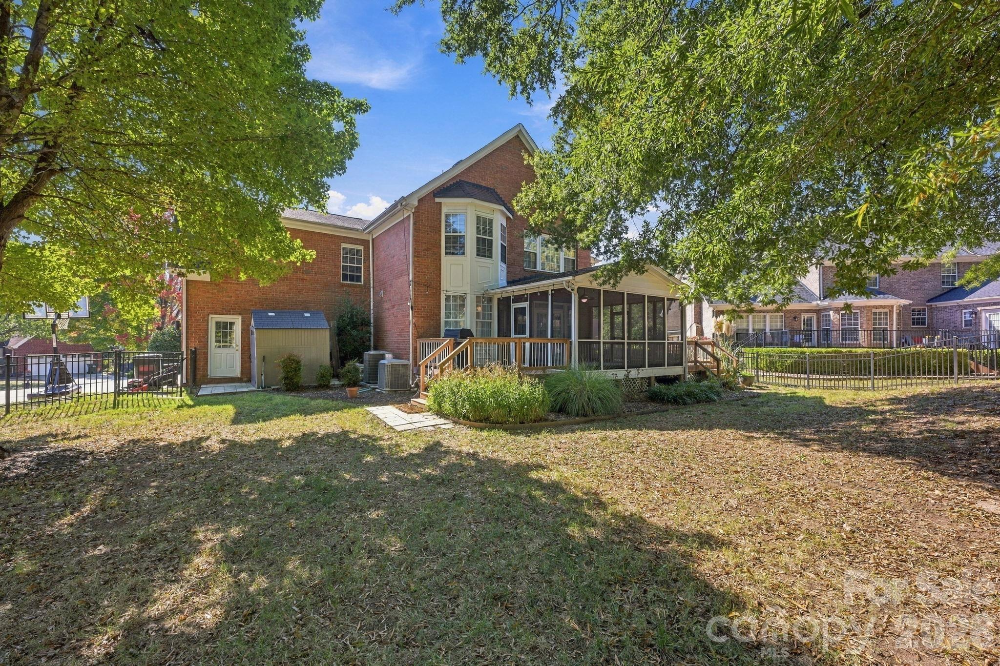 Single Family Residence at 15737 Agincourt Drive, Huntersville, photo 40 of 48