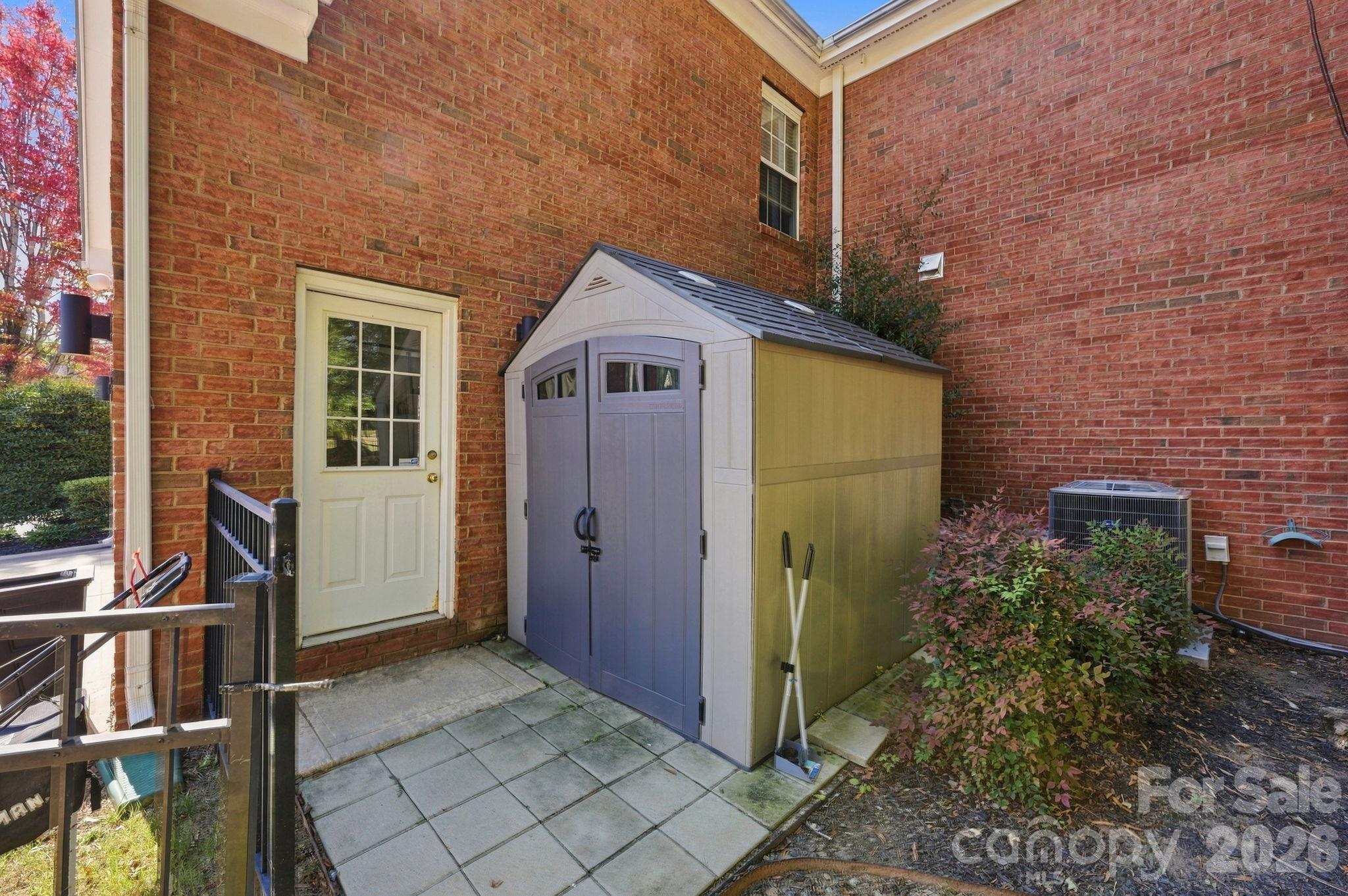 Single Family Residence at 15737 Agincourt Drive, Huntersville, photo 44 of 48