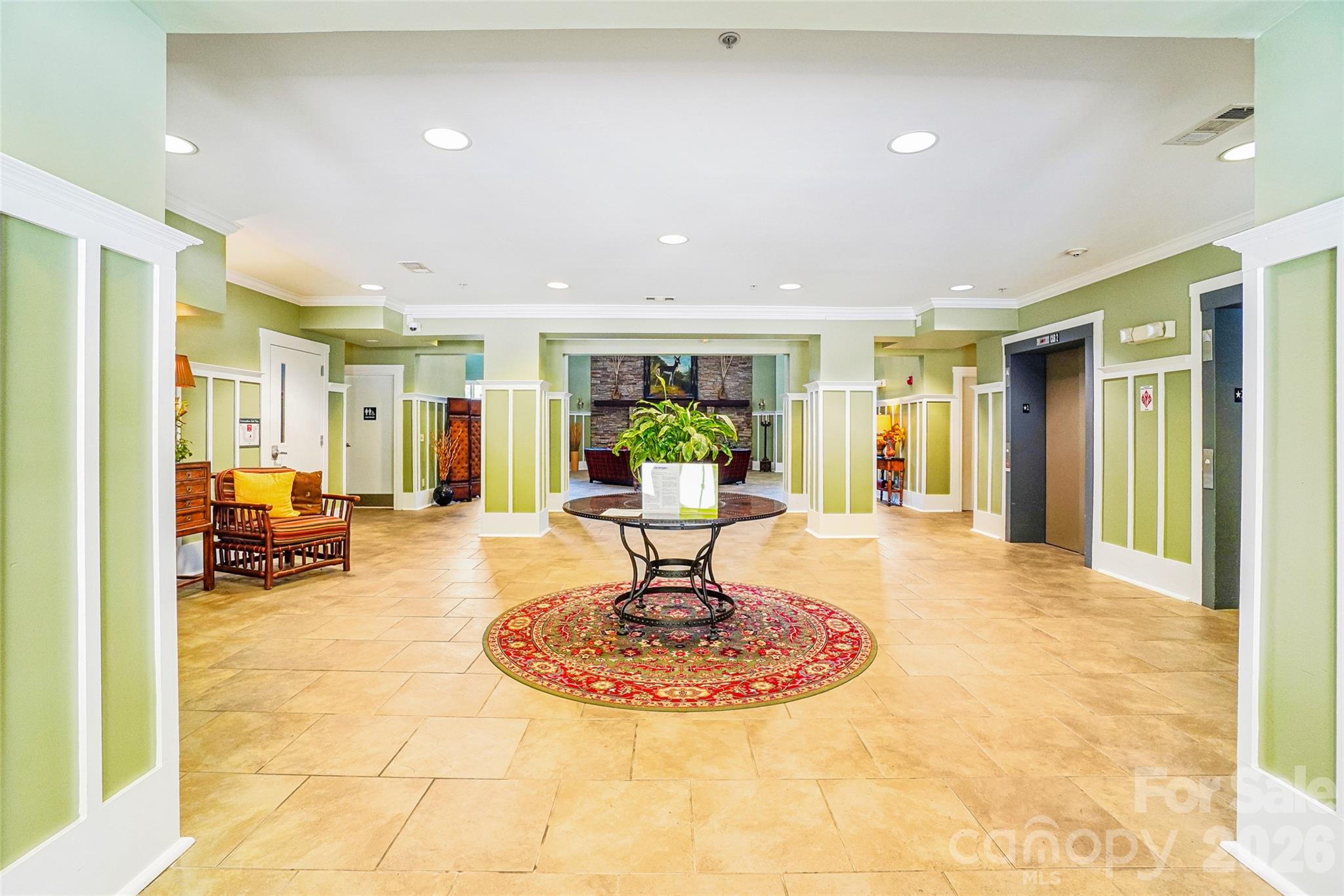 Front entrance lobby - 9 Kenilworth Knolls, Asheville