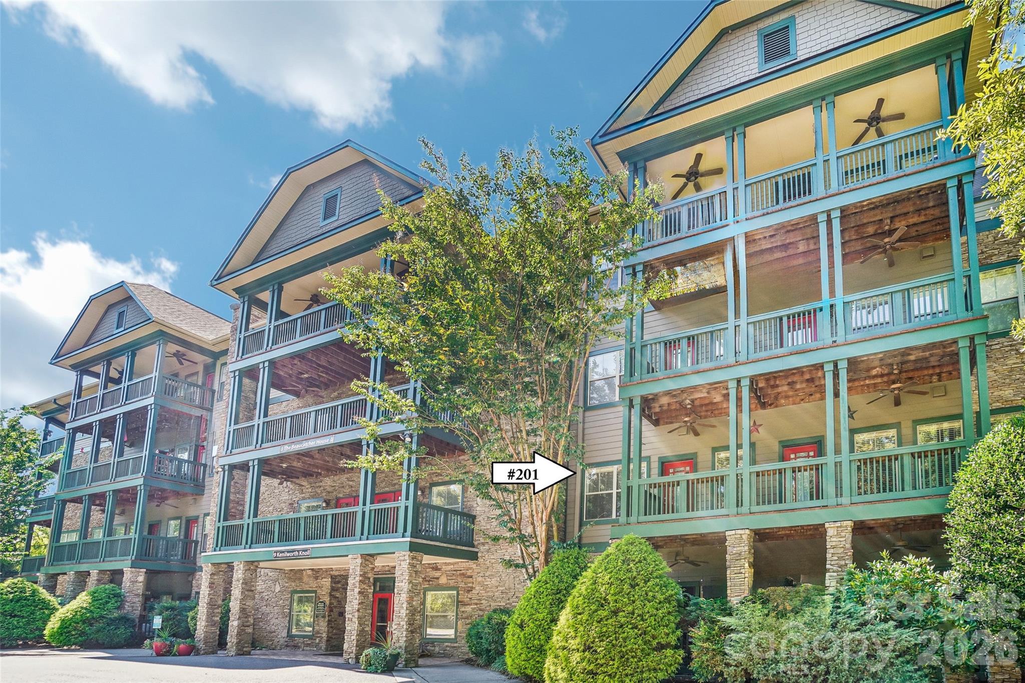 Could this be the condo you are looking for? Come take a tour! - 9 Kenilworth Knolls, Asheville
