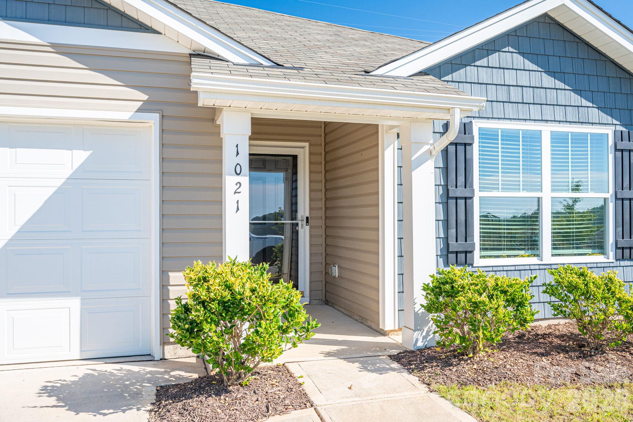 Single Family Residence at 1021 Foxberry Lane, Maiden, photo 4 of 38