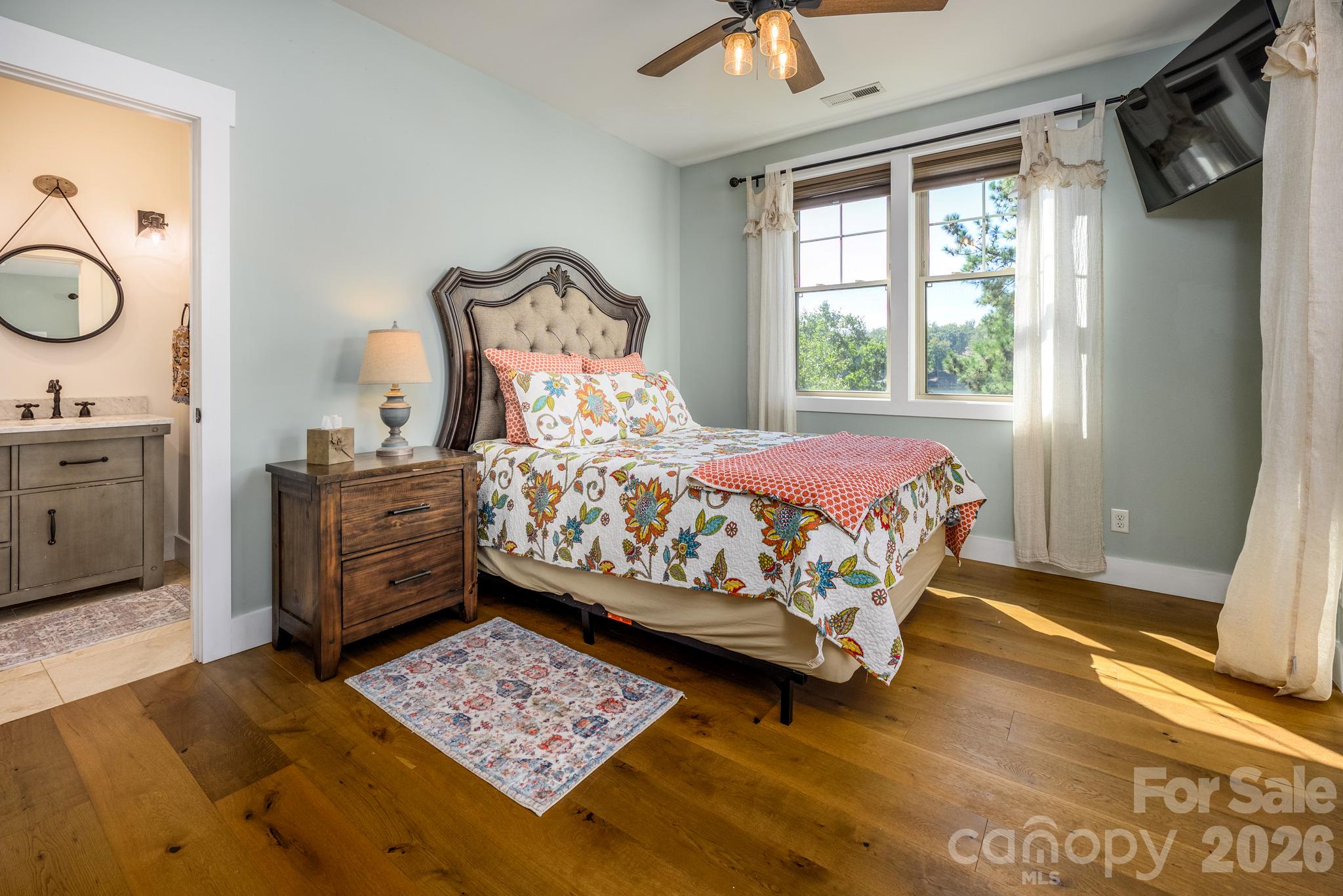 Upper level bedroom - 1285 Saunders Drive, Catawba