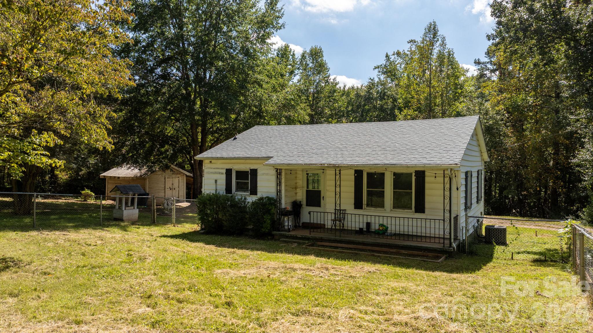 Single Family Residence at 6048 Sugar Loaf Road, Connelly Springs