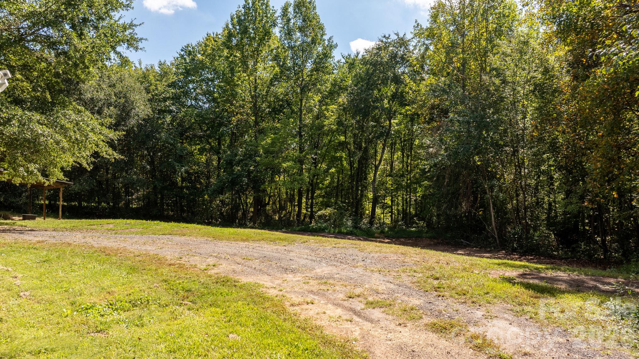 Circle drive that goes behind the house - 6048 Sugar Loaf Road, Connelly Springs