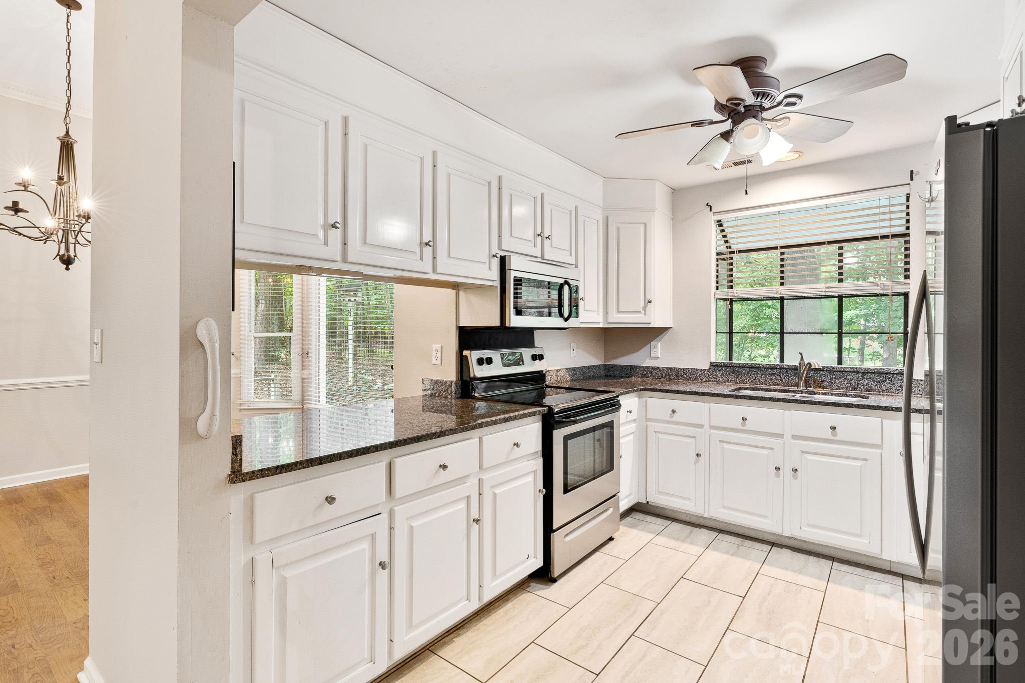 Single Family Residence at 8311 Poplar Grove Circle, Waxhaw, photo 7 of 40