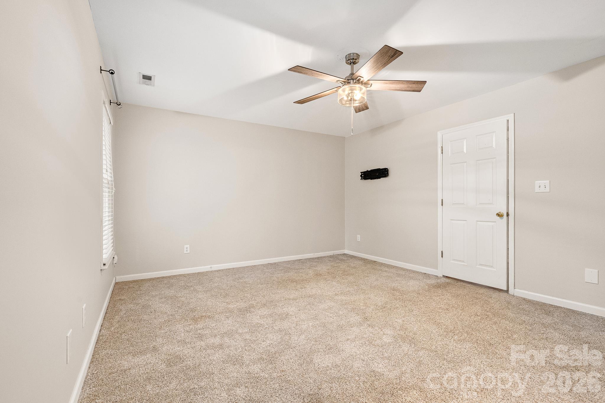 Single Family Residence at 8311 Poplar Grove Circle, Waxhaw, photo 18 of 40