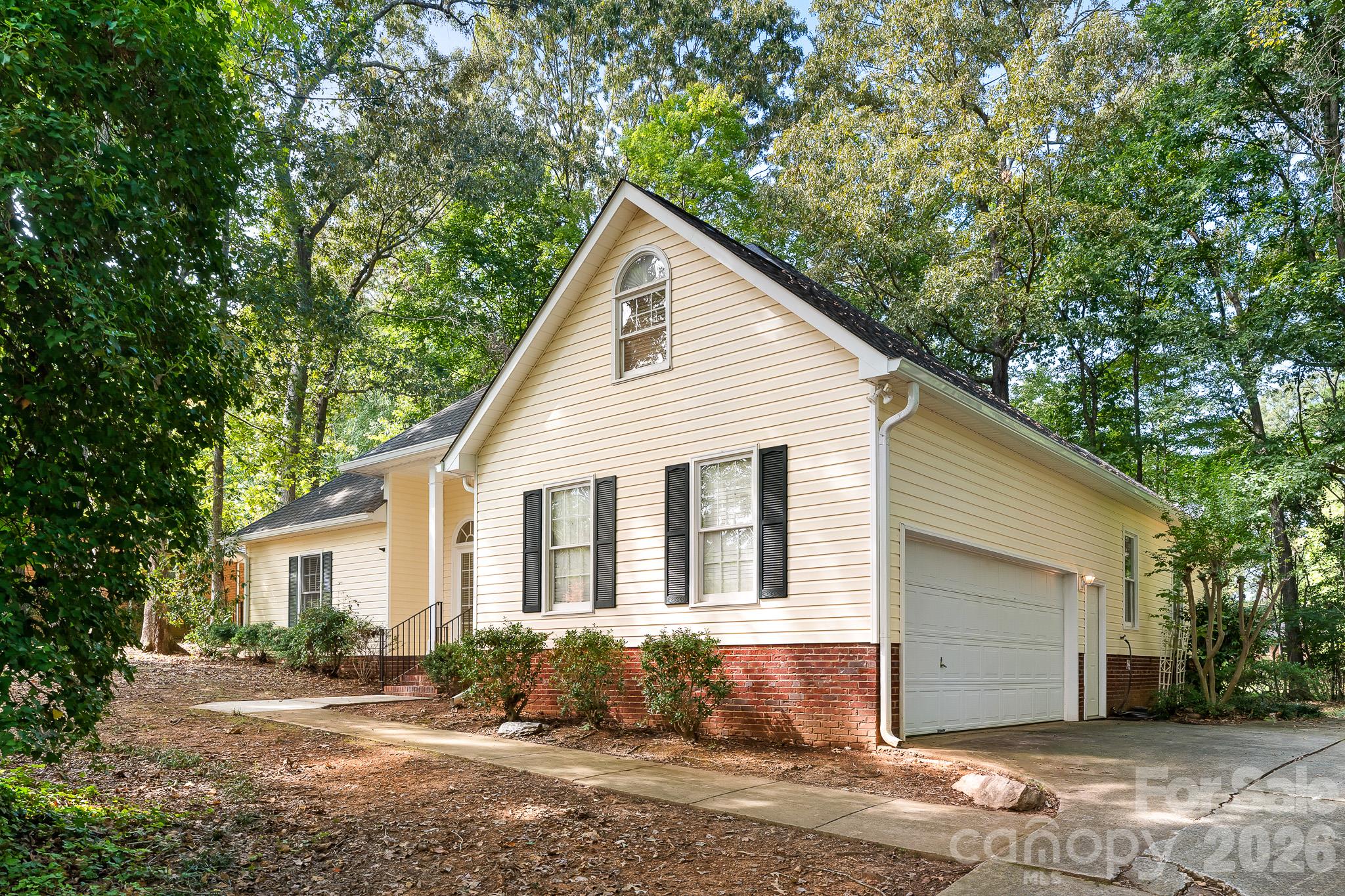 Single Family Residence at 8311 Poplar Grove Circle, Waxhaw, photo 32 of 40