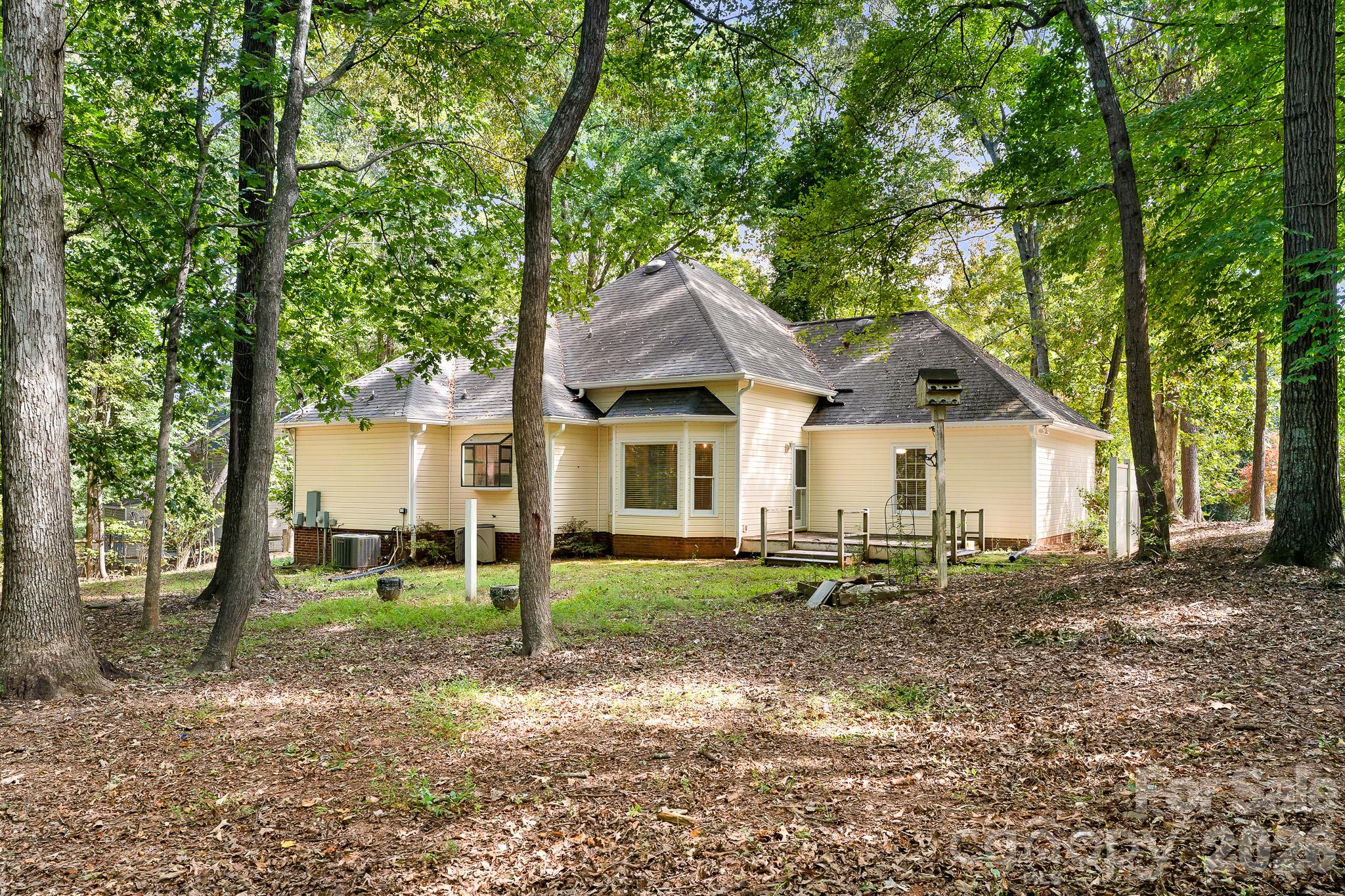 Single Family Residence at 8311 Poplar Grove Circle, Waxhaw, photo 35 of 40