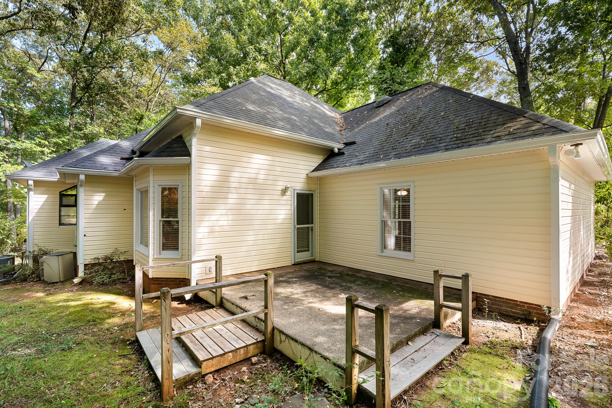 Single Family Residence at 8311 Poplar Grove Circle, Waxhaw, photo 38 of 40