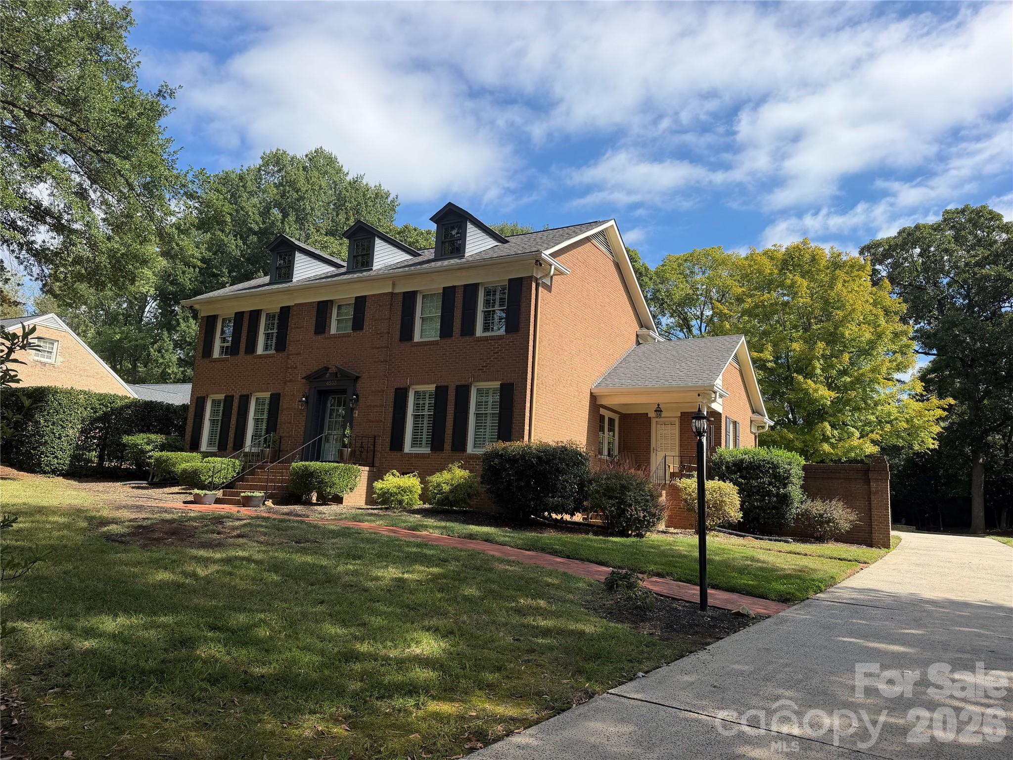 Single Family Residence at 4533 Arborway Way, Charlotte, photo 2 of 16