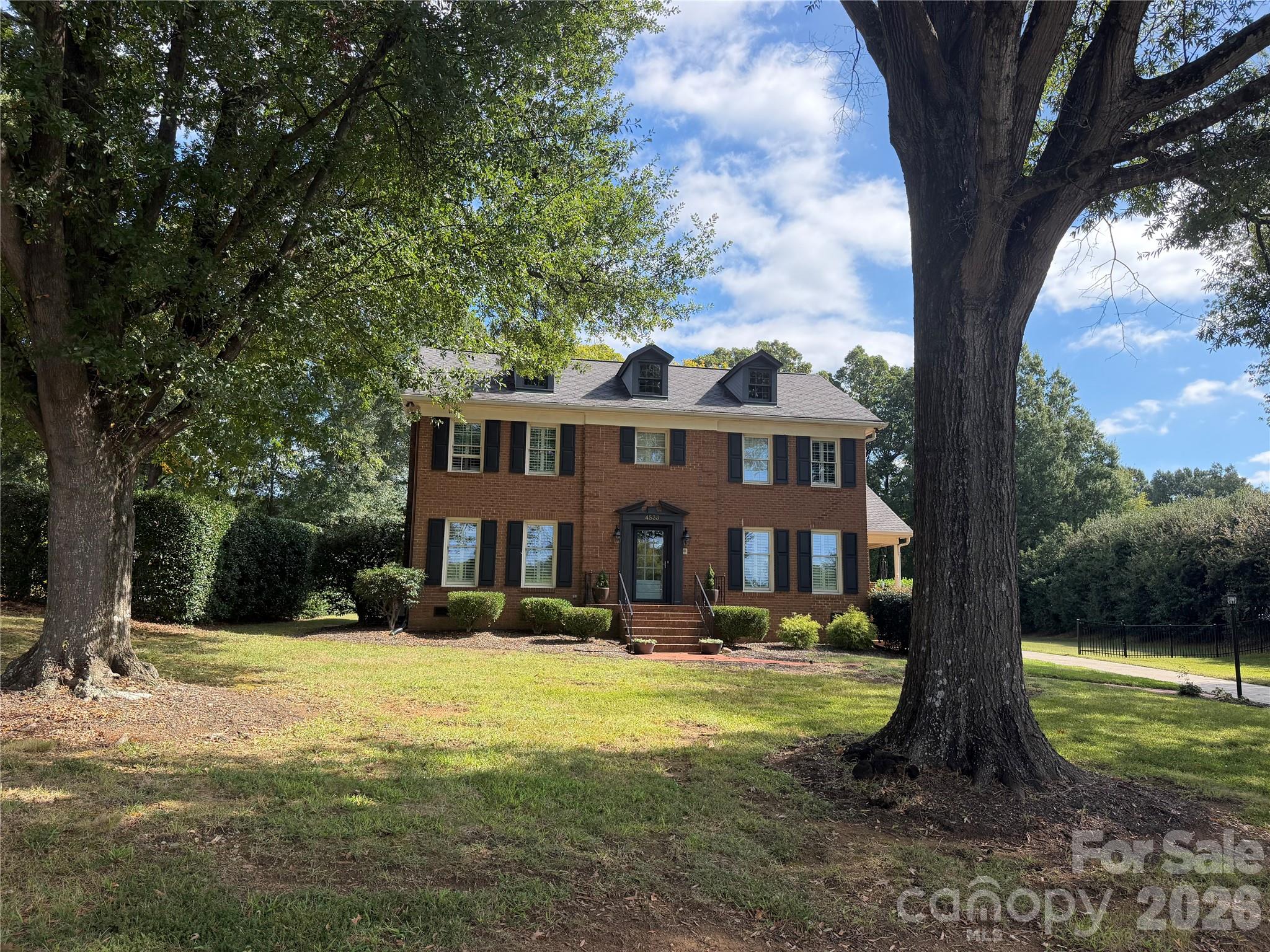 Single Family Residence at 4533 Arborway Way, Charlotte, photo 4 of 16