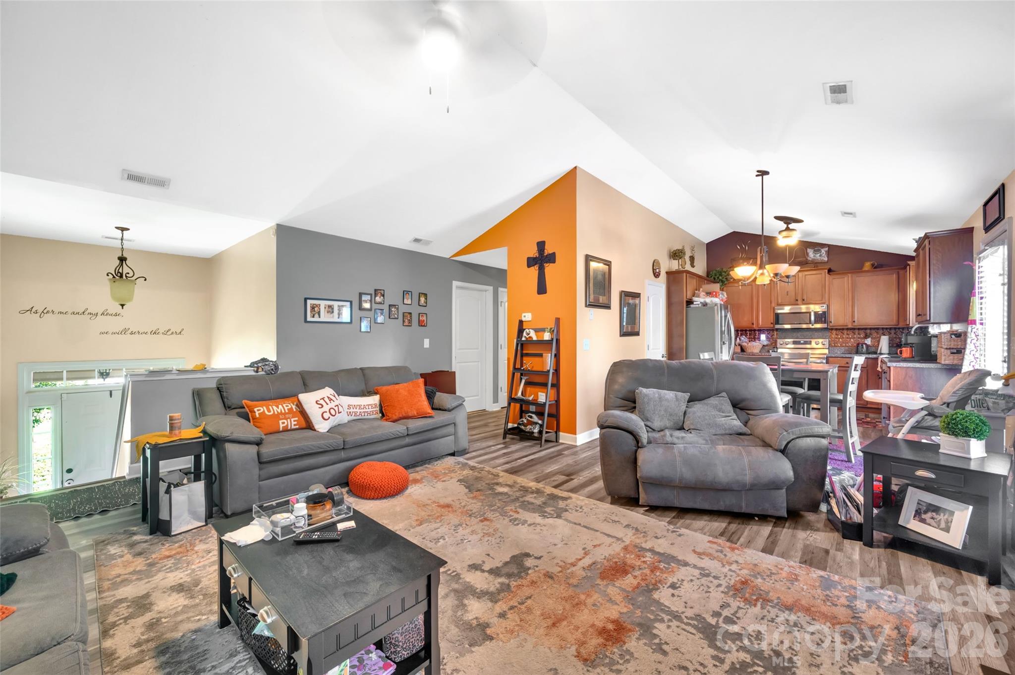 Single Family Residence at 392 Lone Tree Lane, Clover, photo 3 of 24