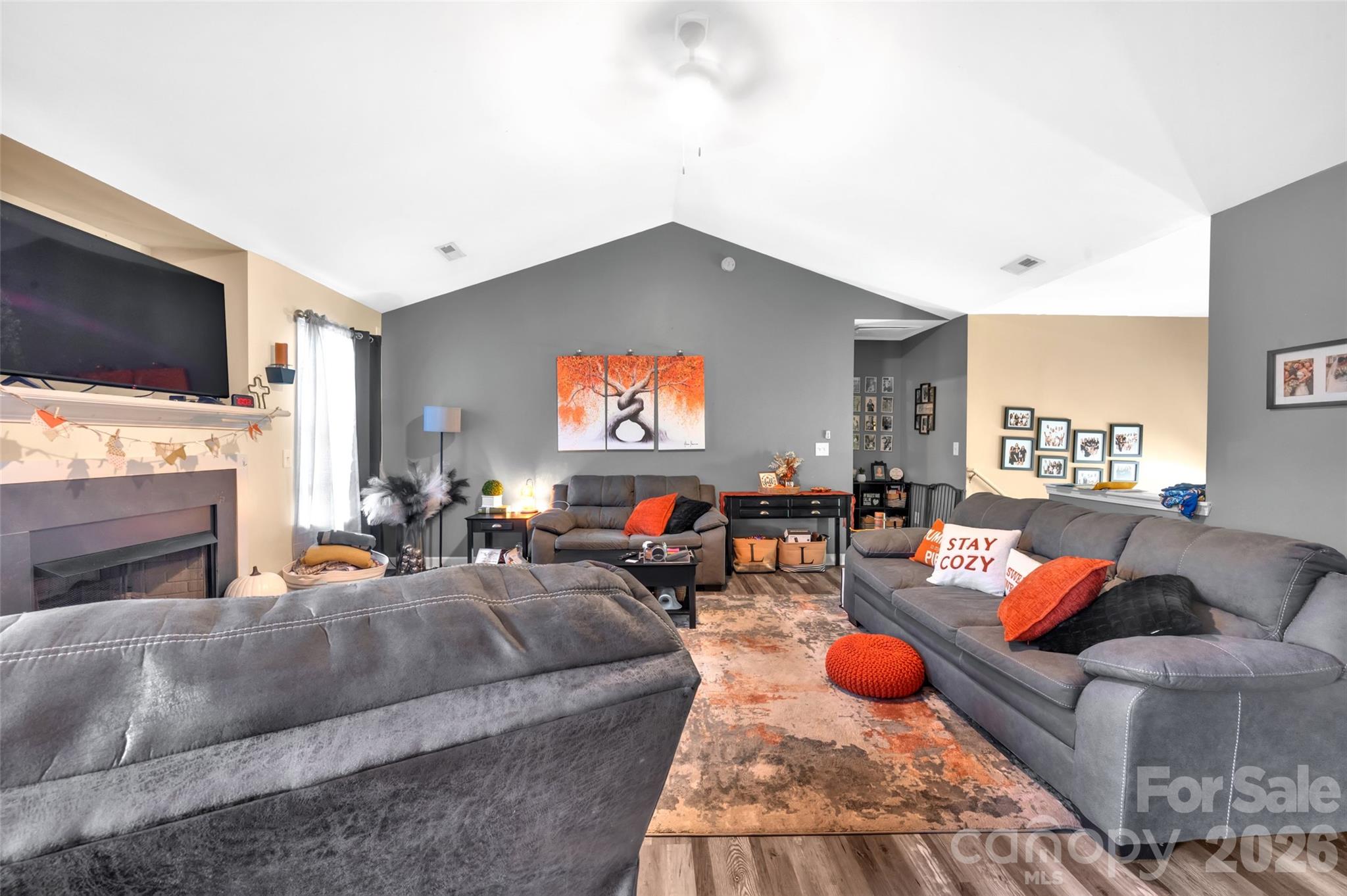 Single Family Residence at 392 Lone Tree Lane, Clover, photo 4 of 24