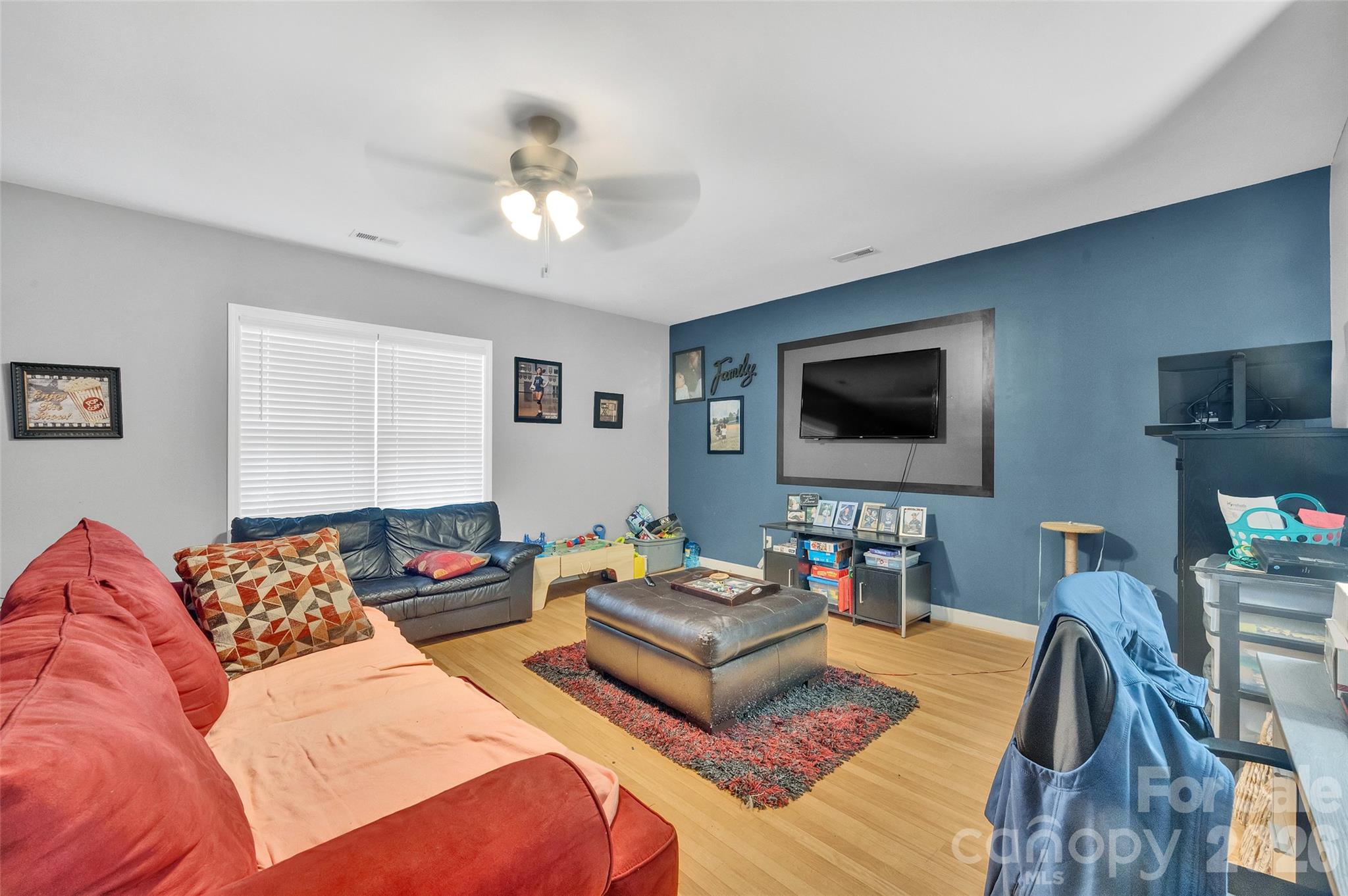 Single Family Residence at 392 Lone Tree Lane, Clover, photo 18 of 24