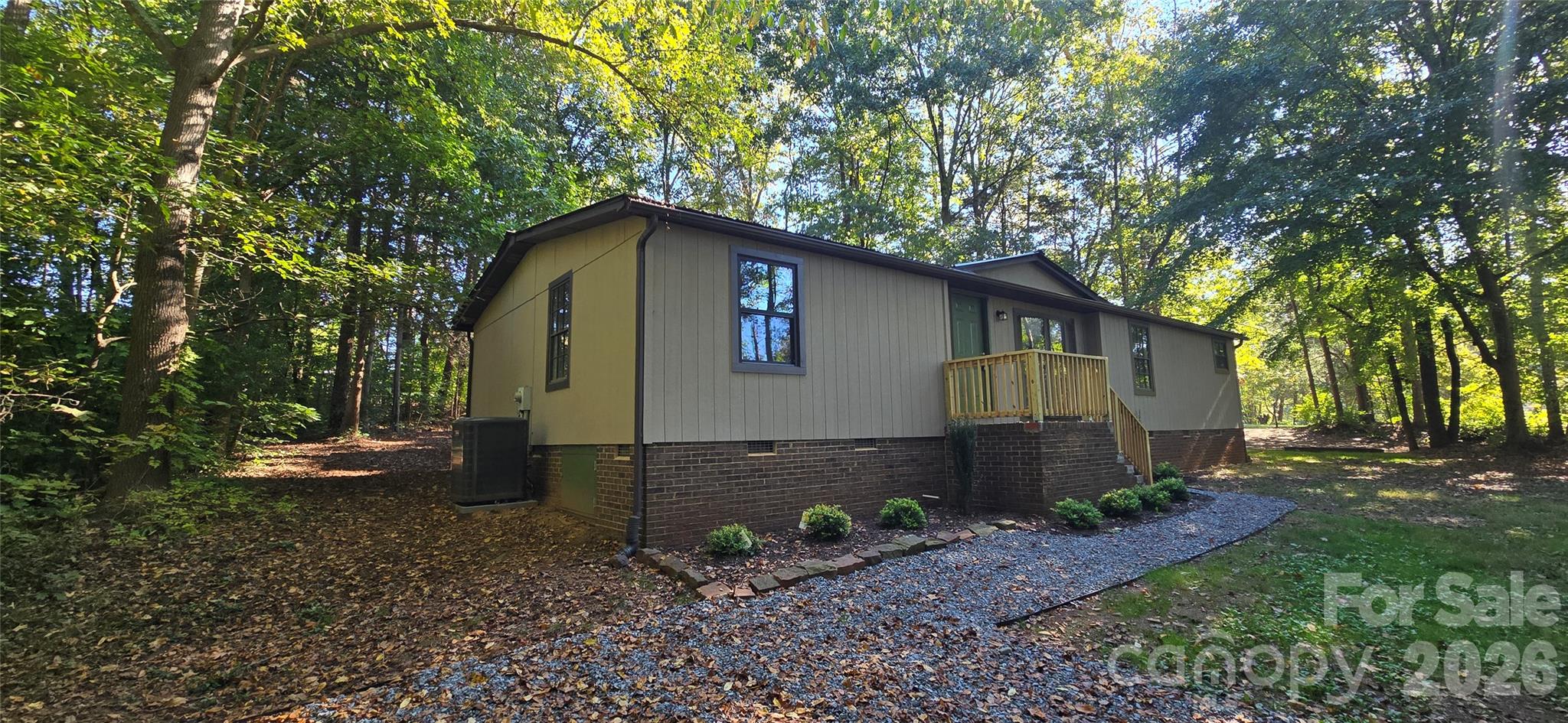 Single Family Residence at 127 Louise Drive, Mooresville, photo 5 of 13