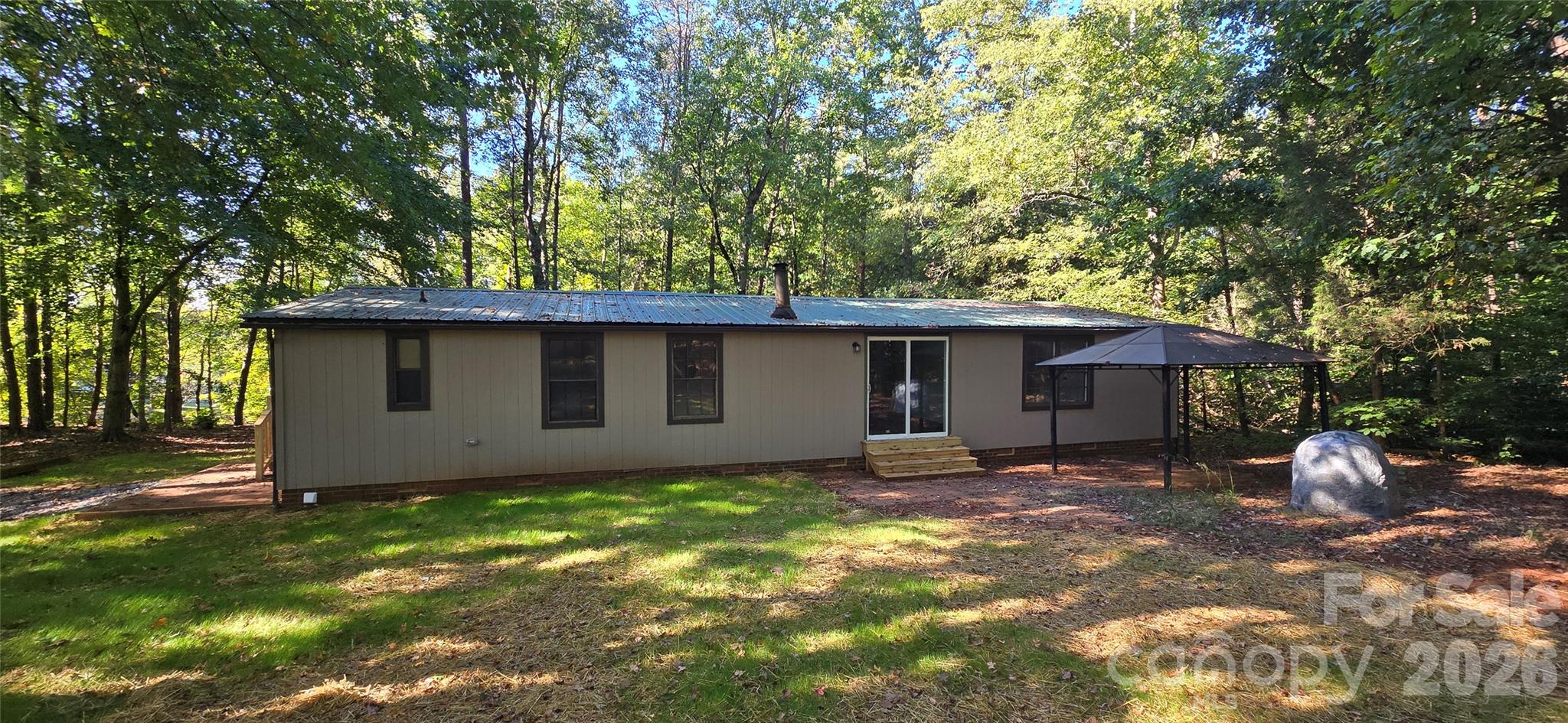 Single Family Residence at 127 Louise Drive, Mooresville, photo 6 of 13