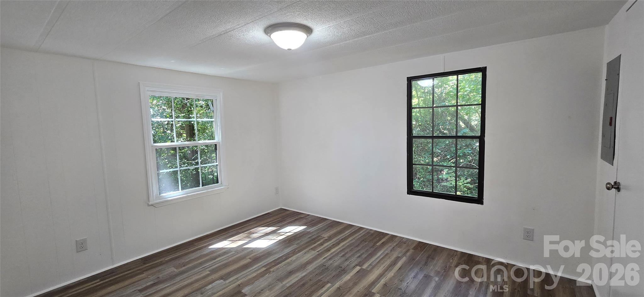 Single Family Residence at 127 Louise Drive, Mooresville, photo 9 of 13