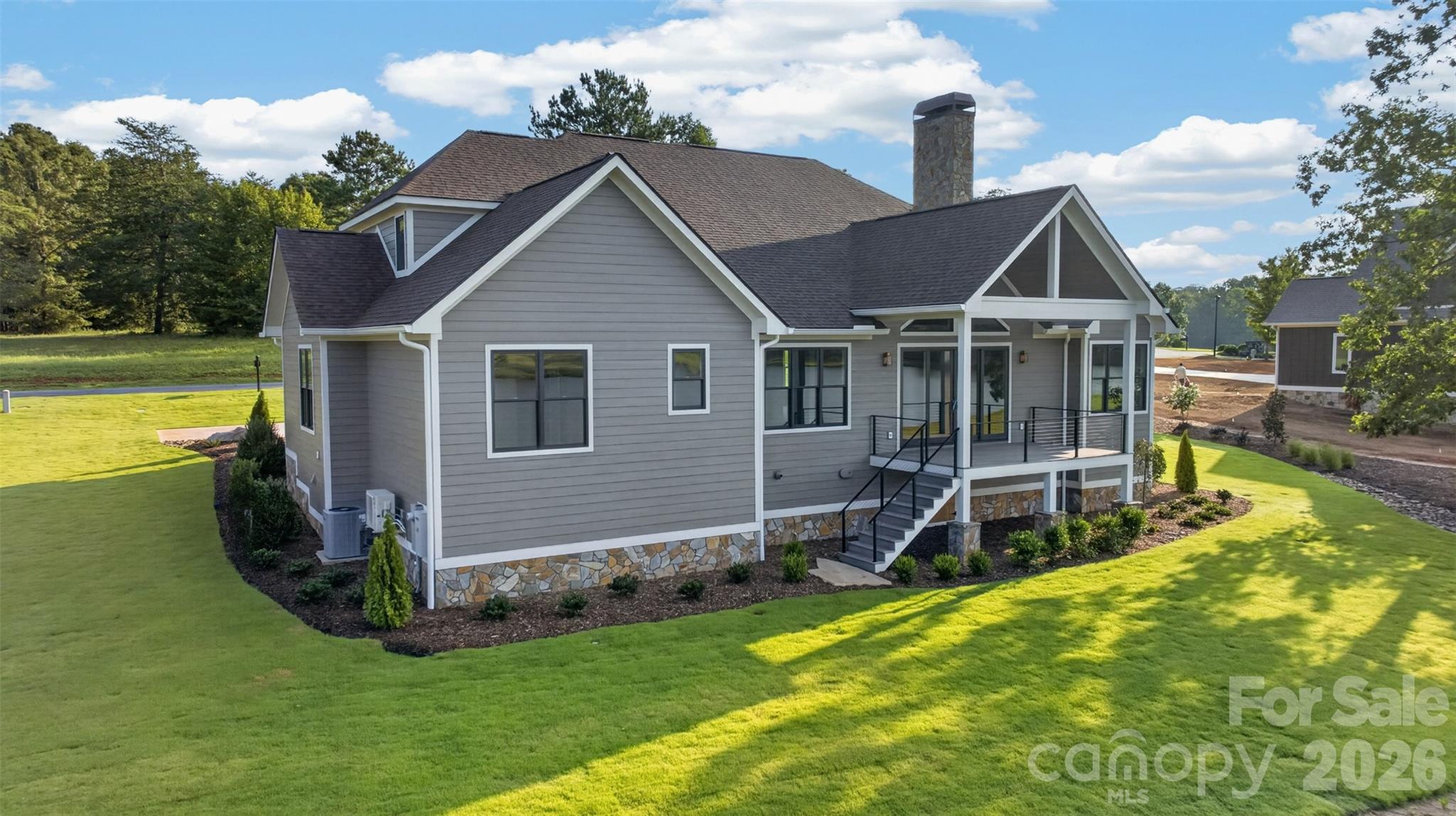 Single Family Residence at 966 Mapleton Lane, Columbus, photo 6 of 44