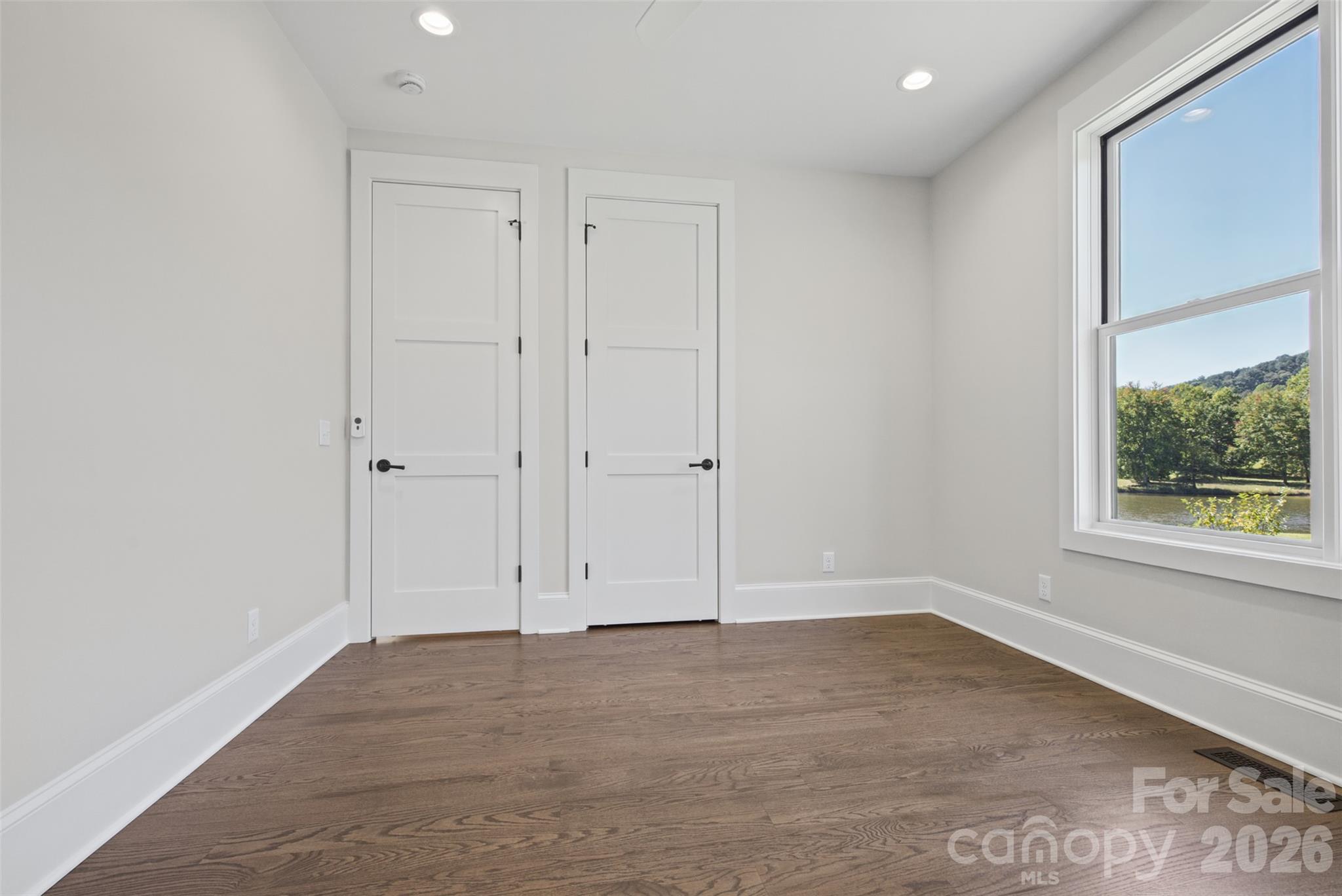Single Family Residence at 966 Mapleton Lane, Columbus, photo 36 of 44
