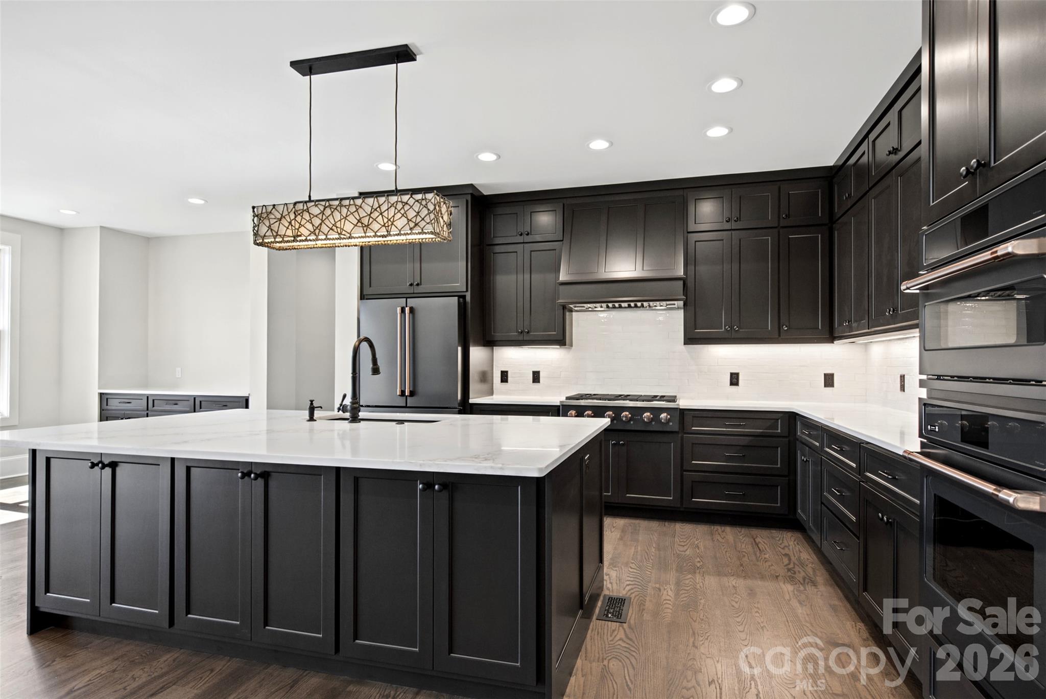 Chefs Kitchen - 966 Mapleton Lane, Columbus