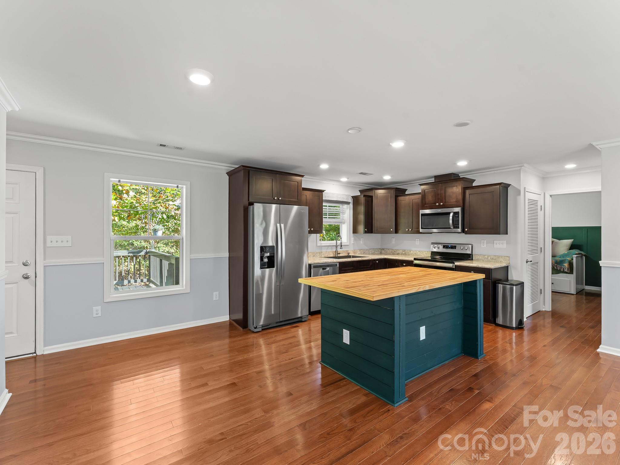 Single Family Residence at 36 Tempie Lane, Arden, photo 10 of 40
