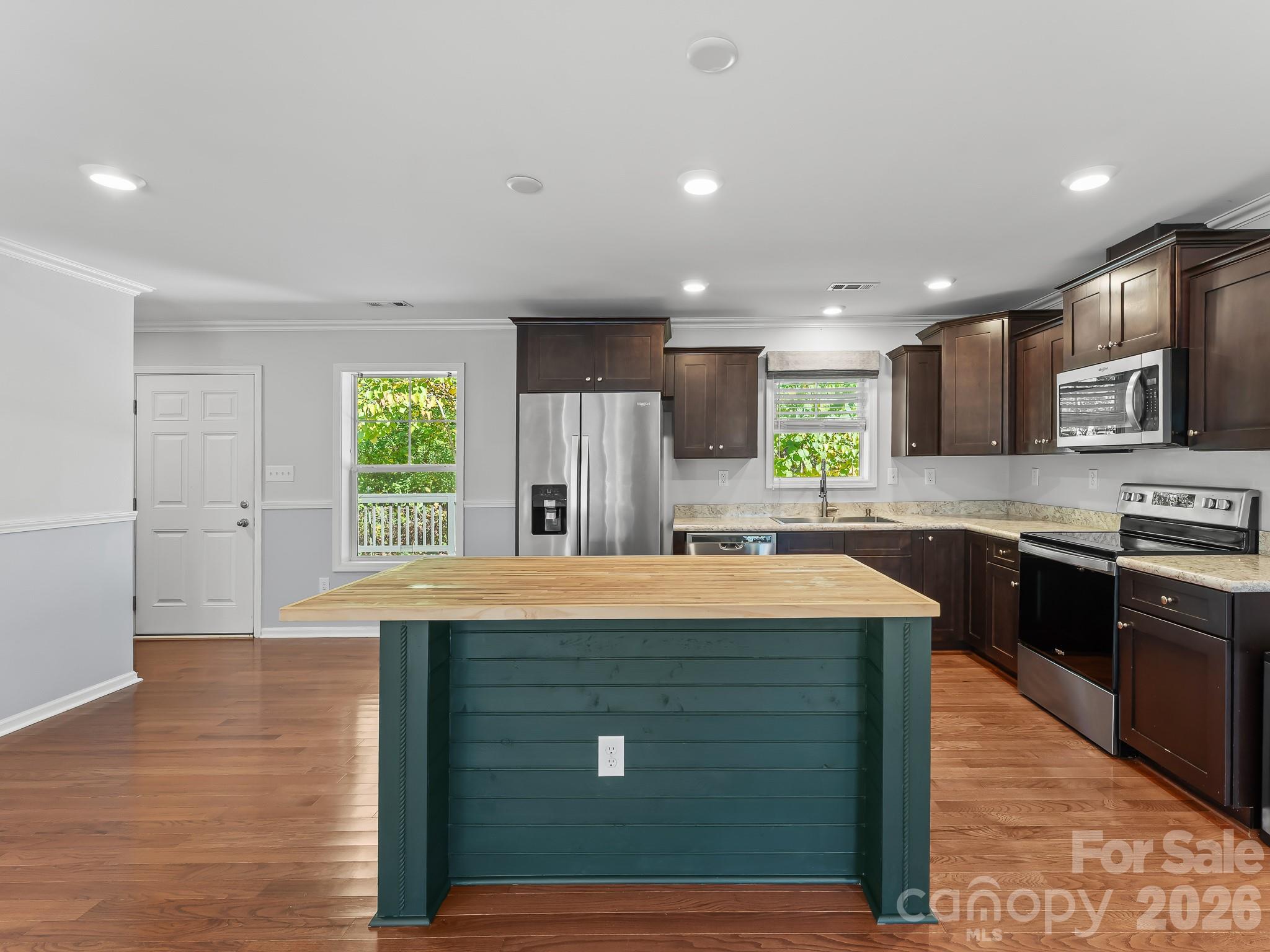 Single Family Residence at 36 Tempie Lane, Arden, photo 11 of 40