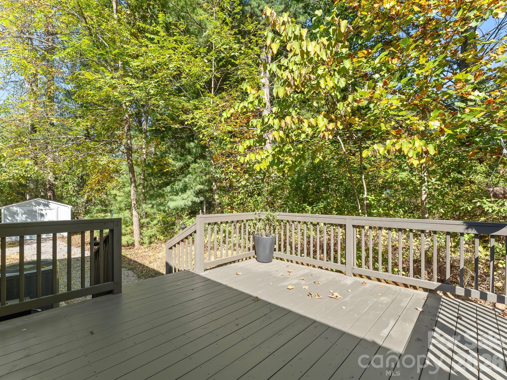 Outdoor Rear Deck - 36 Tempie Lane, Arden