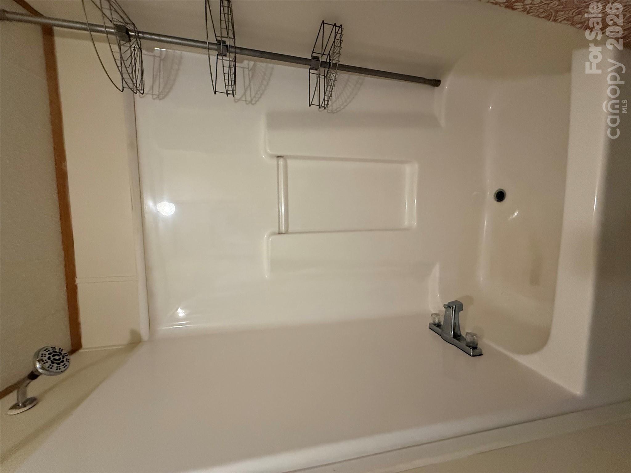 Guest bath - 97 Fair Haven Drive, Burnsville