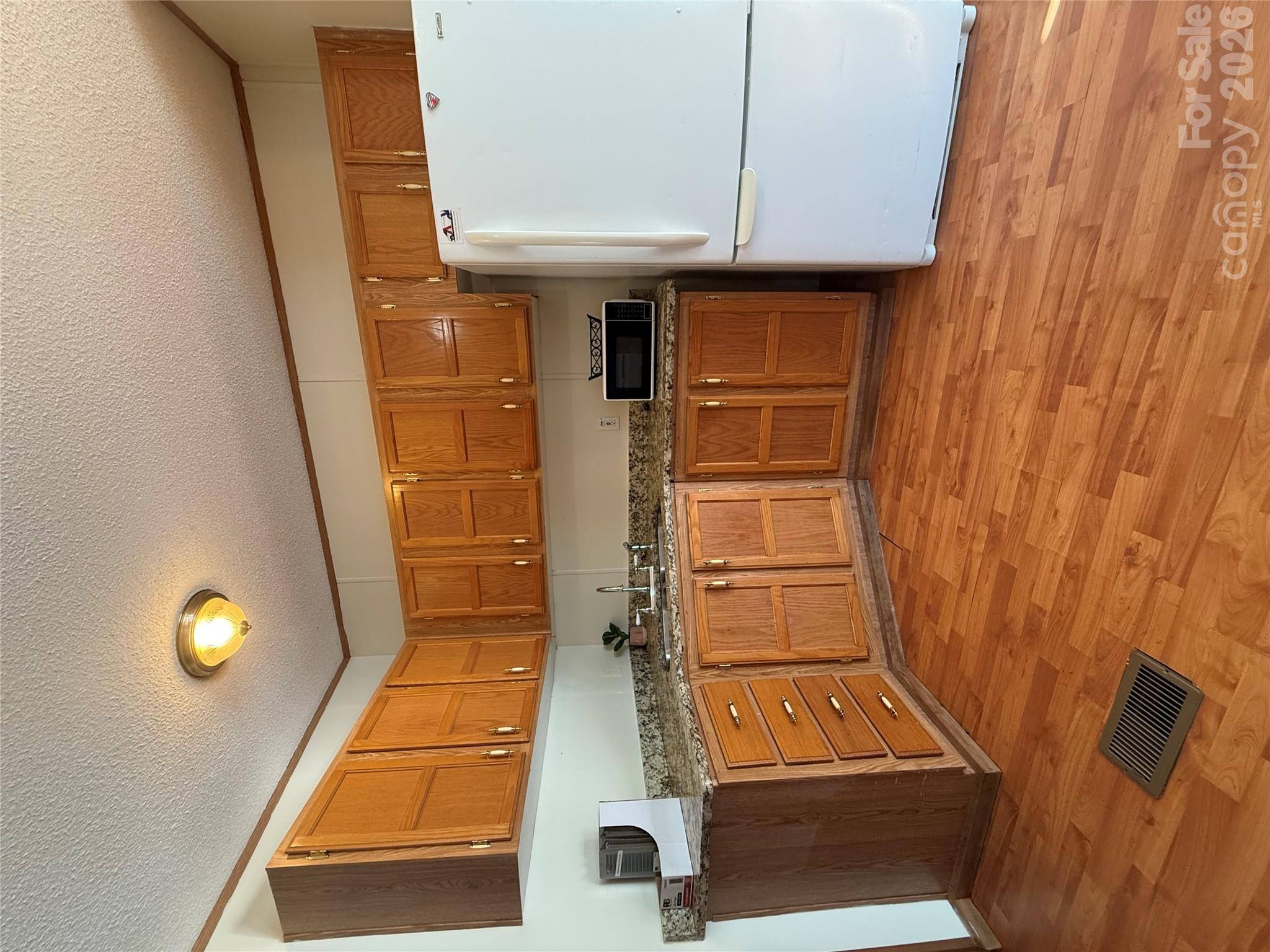 Oak cabinets and granite countertops - 97 Fair Haven Drive, Burnsville