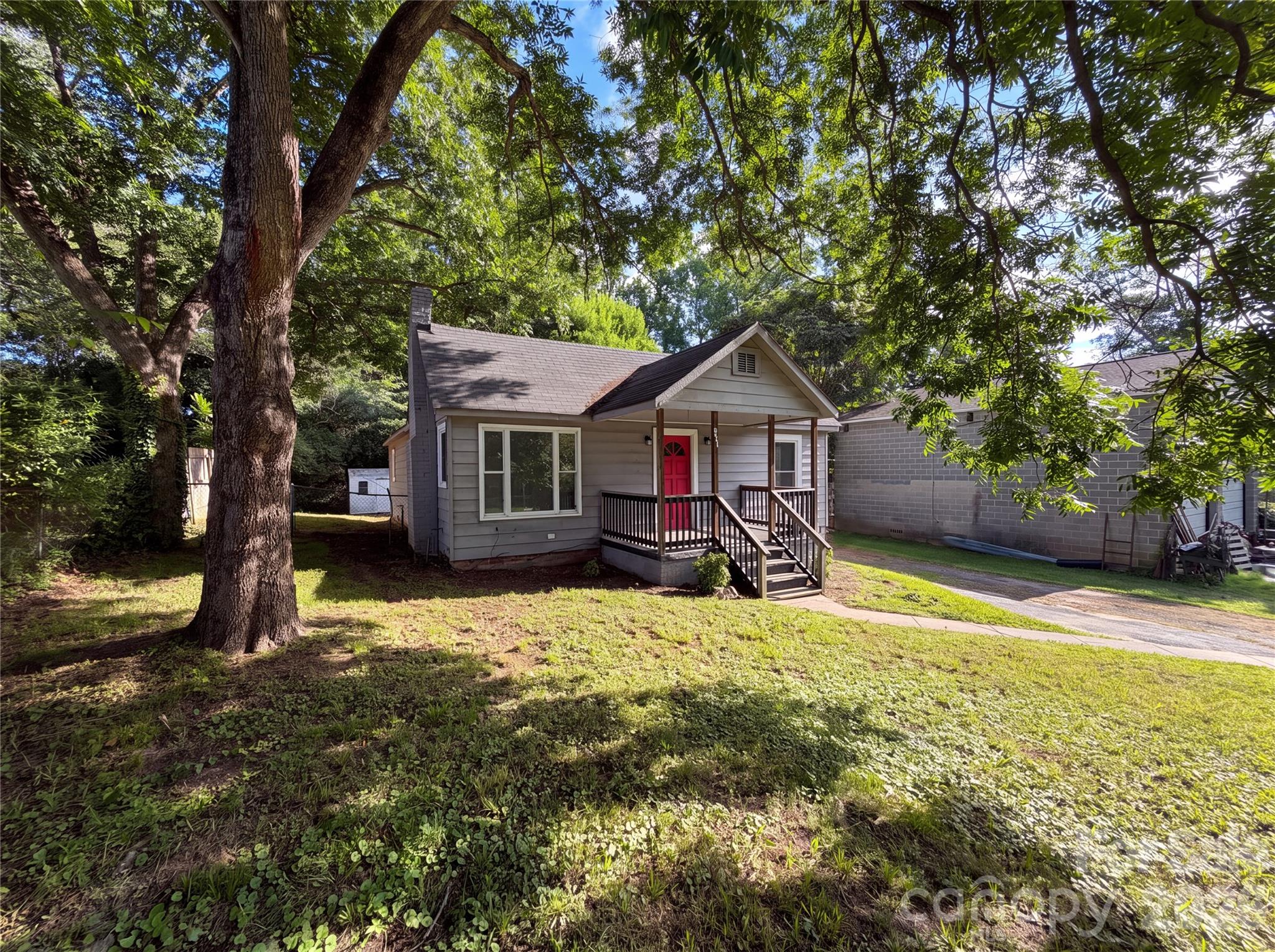 Single Family Residence at 831 Fairview Street, Kannapolis, photo 2 of 16