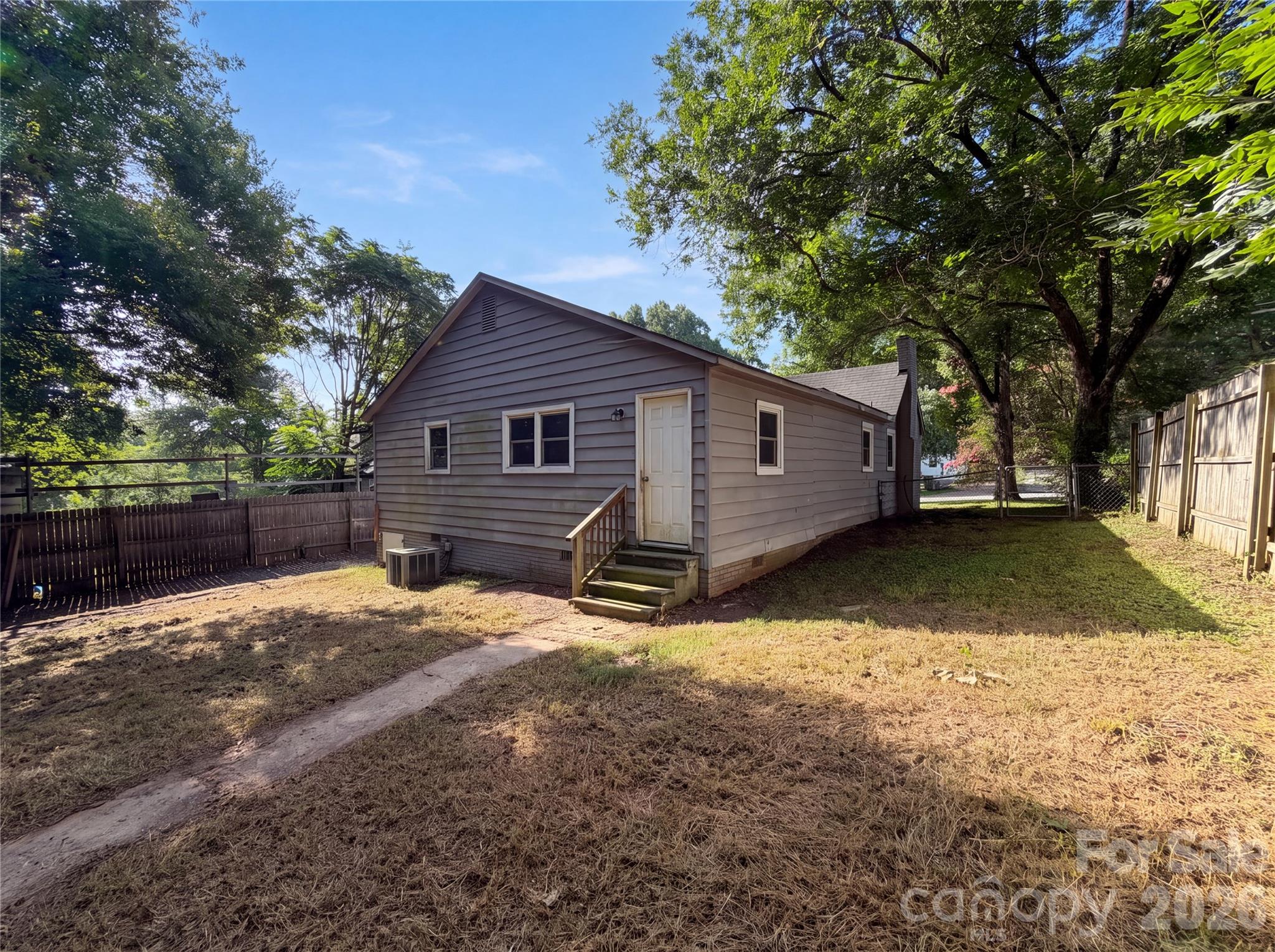 Single Family Residence at 831 Fairview Street, Kannapolis, photo 10 of 16