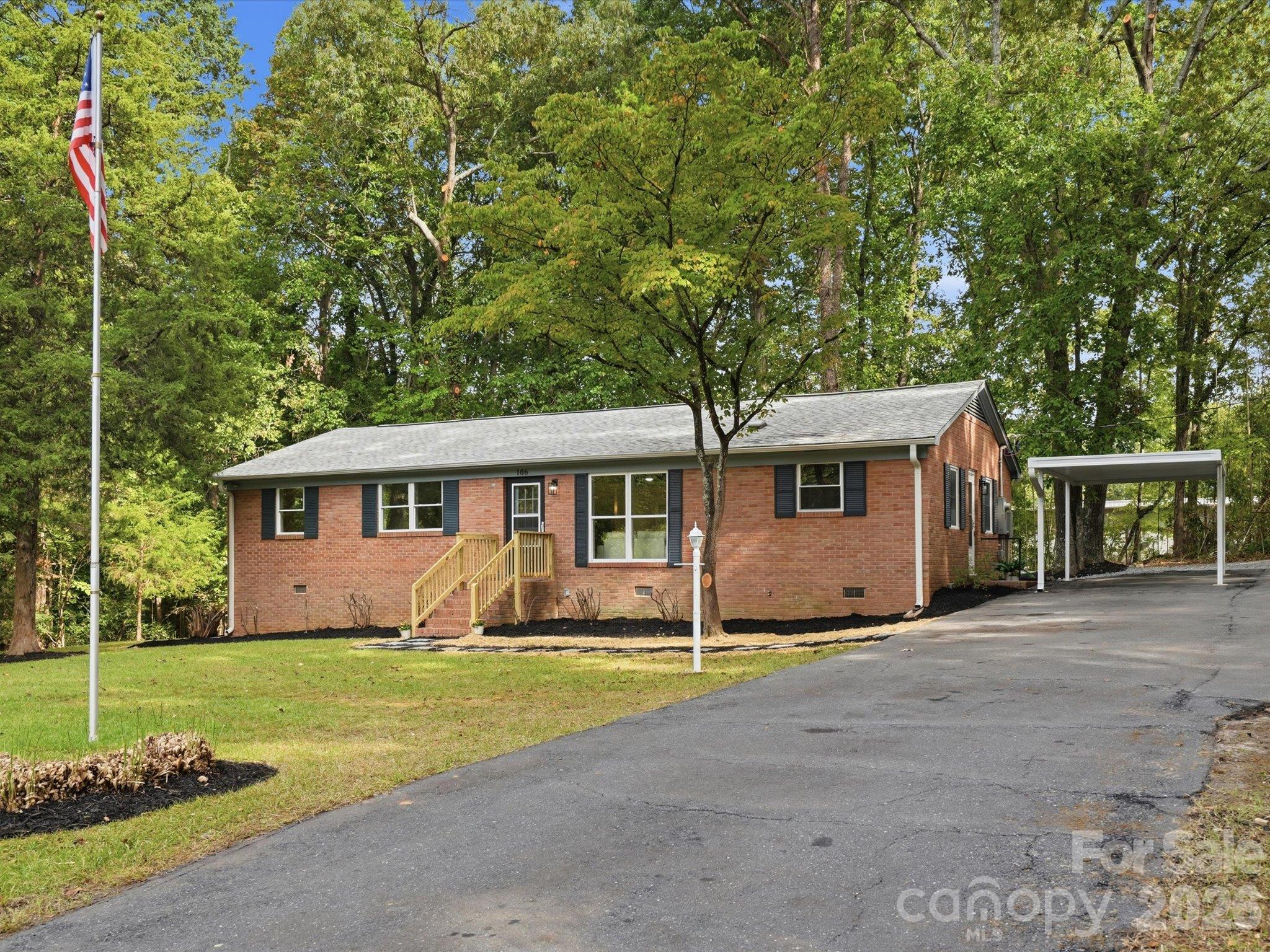 Single Family Residence at 106 Mimosa Lane, Fort Mill, photo 40 of 41