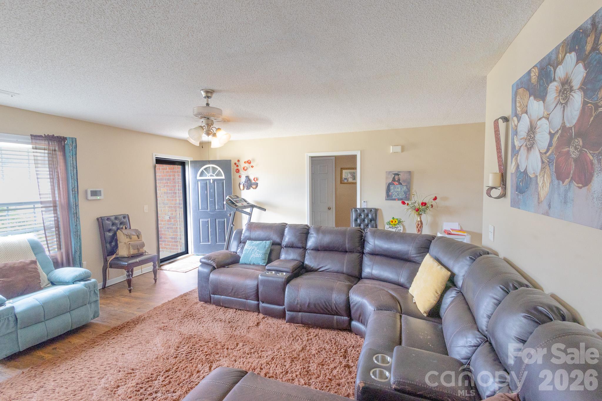 Single Family Residence at 214 Andrew Drive, Manning, photo 8 of 26