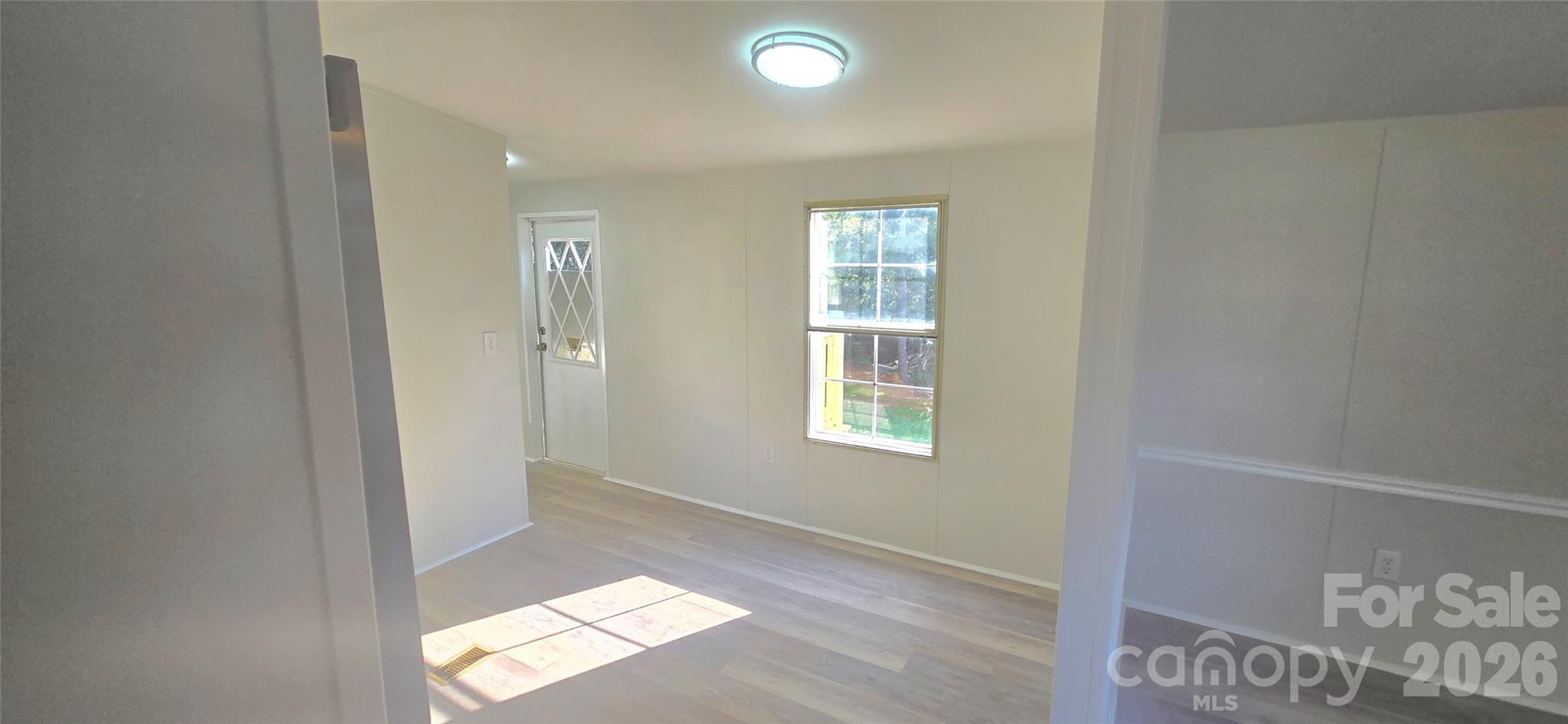 Single Family Residence at 968 Cy Circle, Concord, photo 4 of 7