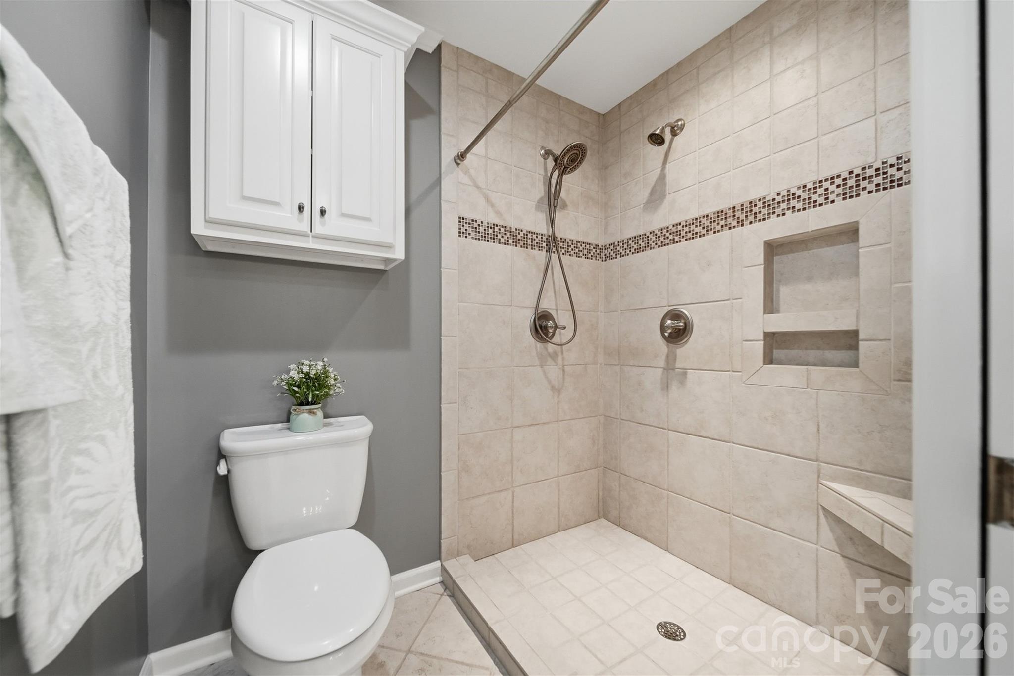 Single Family Residence at 476 44th Avenue Drive NW, Hickory, photo 27 of 43