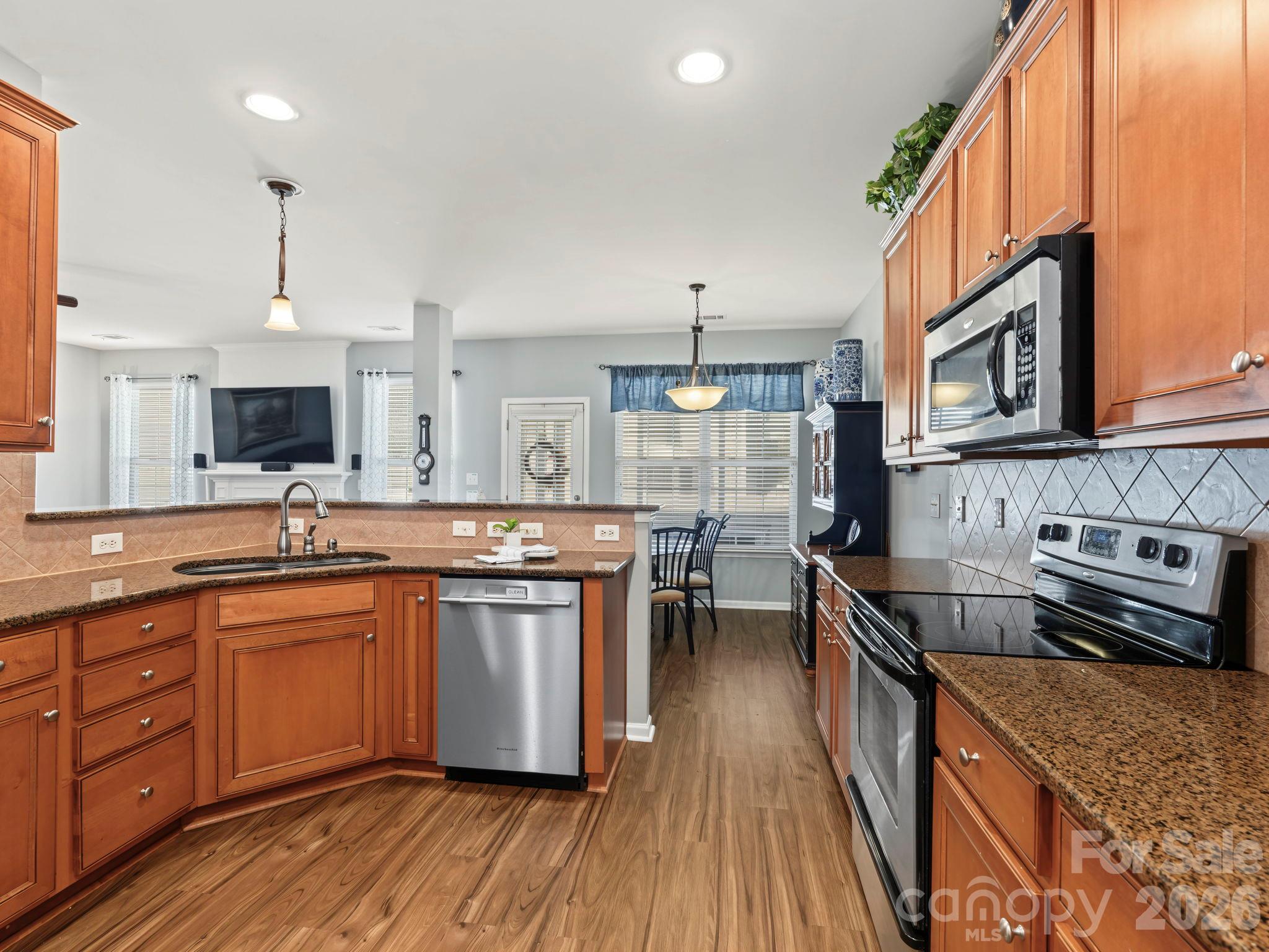 Single Family Residence at 10900 Sand River Court, Davidson, photo 10 of 45