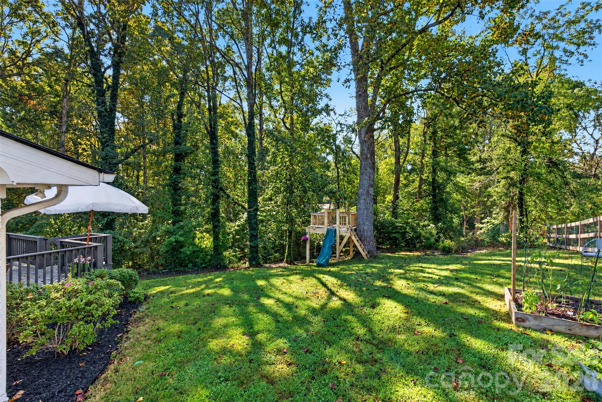 Single Family Residence at 200 Whispering Hills Drive, Hendersonville, photo 10 of 45