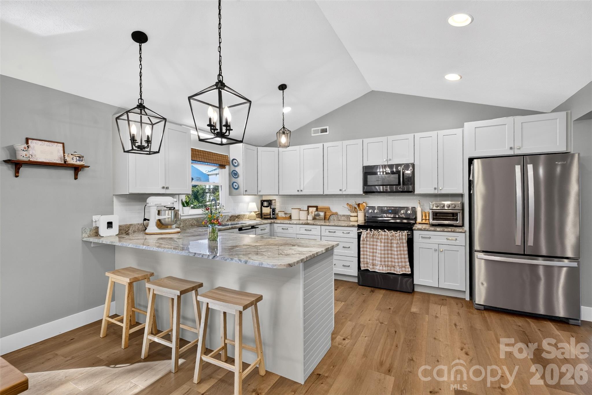 Single Family Residence at 200 Whispering Hills Drive, Hendersonville, photo 17 of 45
