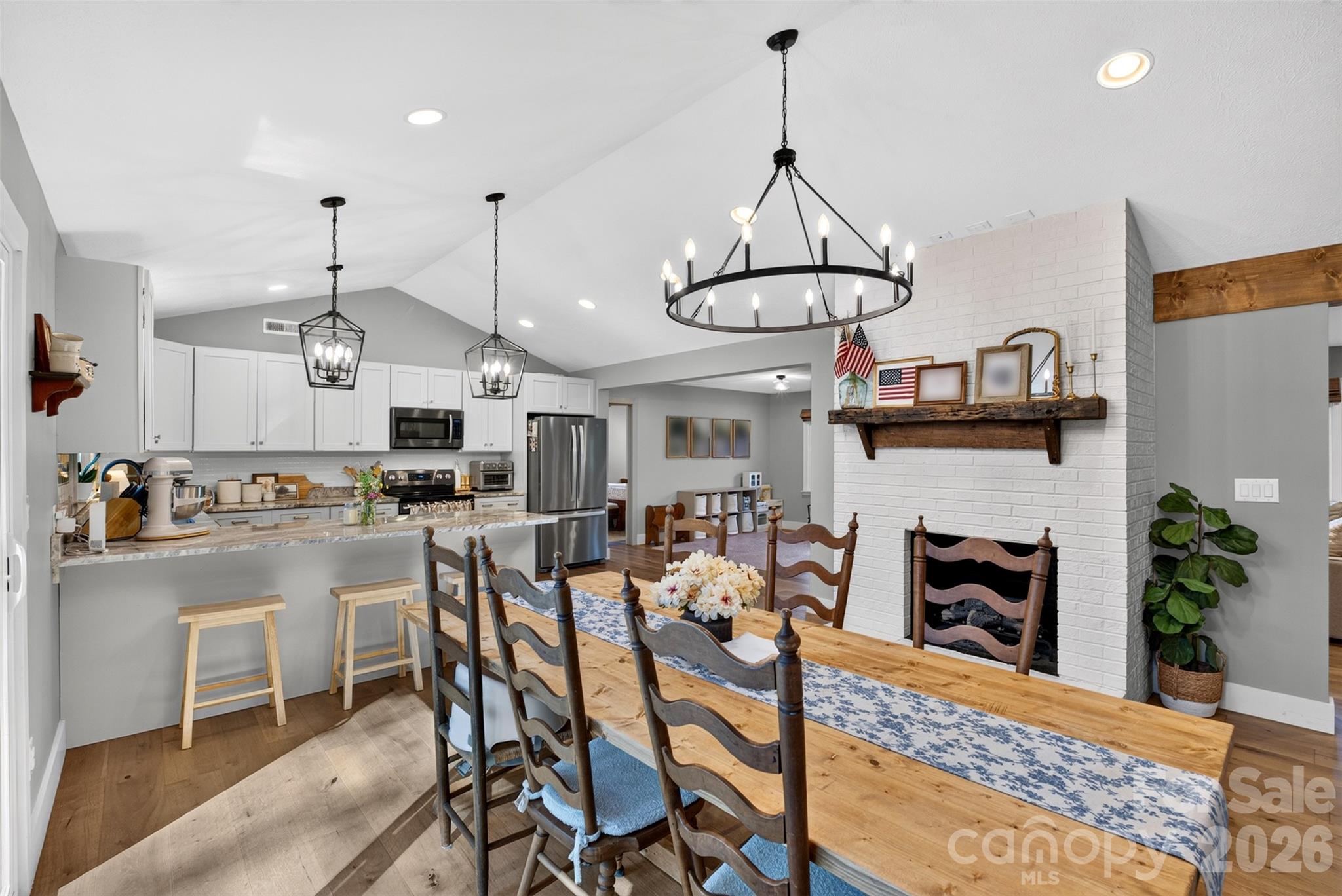 Single Family Residence at 200 Whispering Hills Drive, Hendersonville, photo 19 of 45