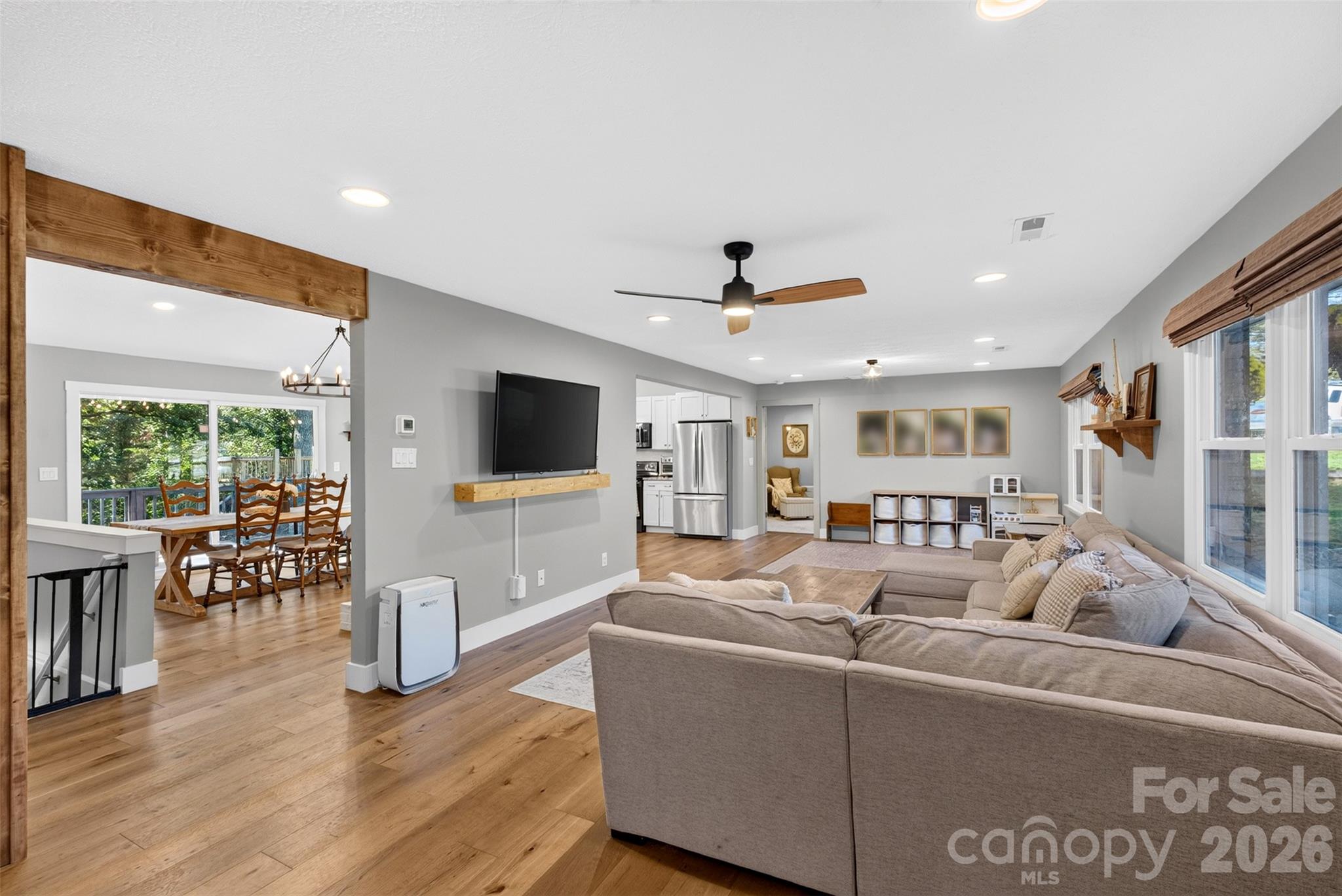 Single Family Residence at 200 Whispering Hills Drive, Hendersonville, photo 20 of 45