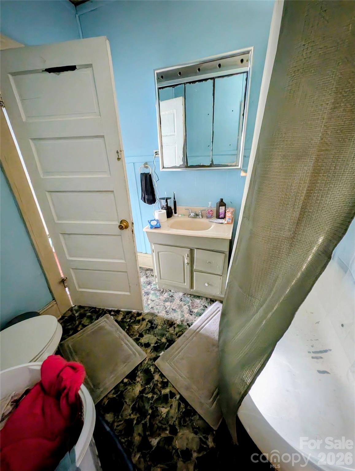 Single Family Residence at 306 Morris Street N, Gastonia, photo 6 of 14
