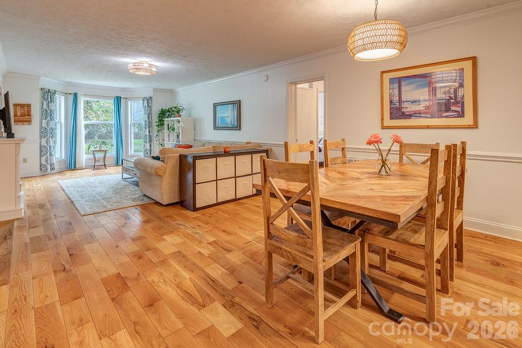 Single Family Residence at 5 Parkway Creek Drive, Asheville, photo 11 of 44